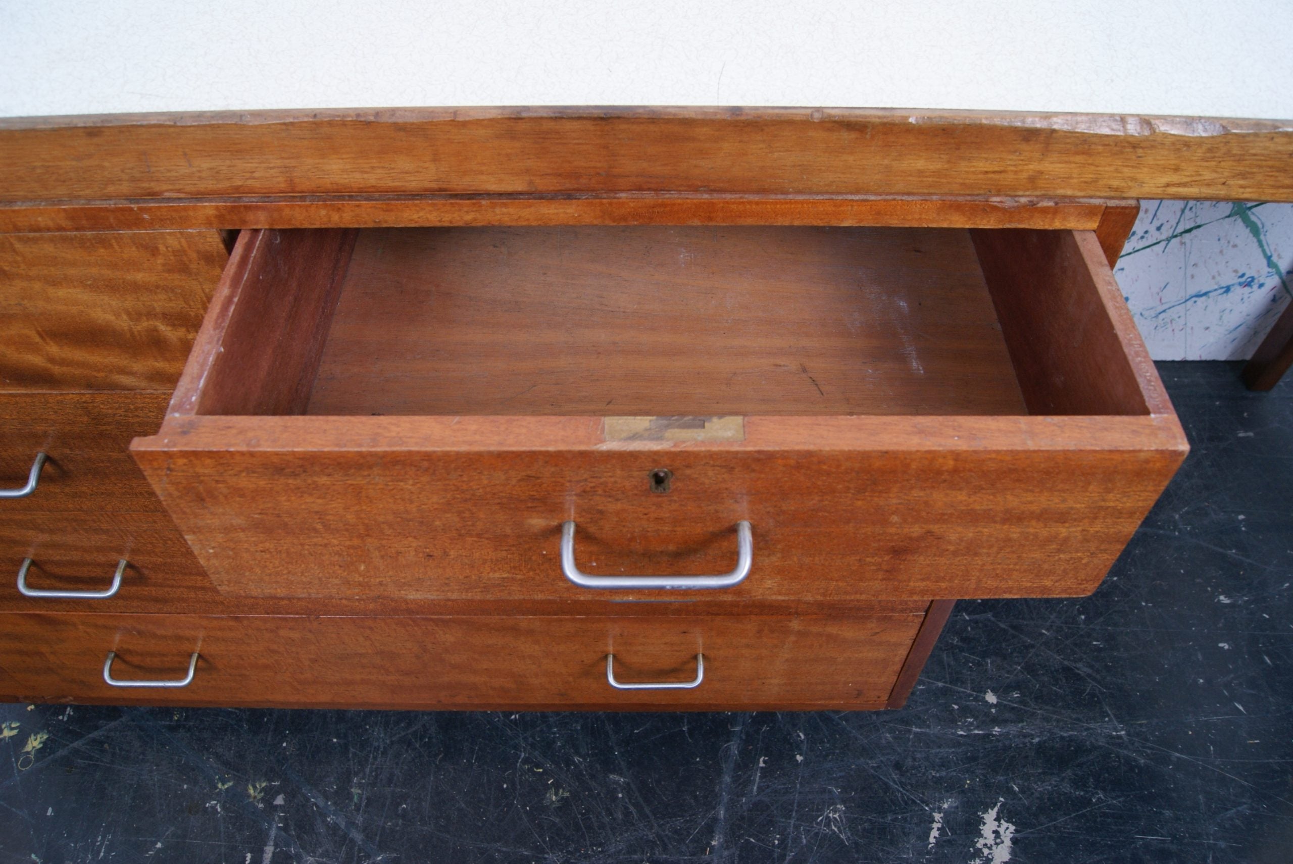 desk-with-drawers-4