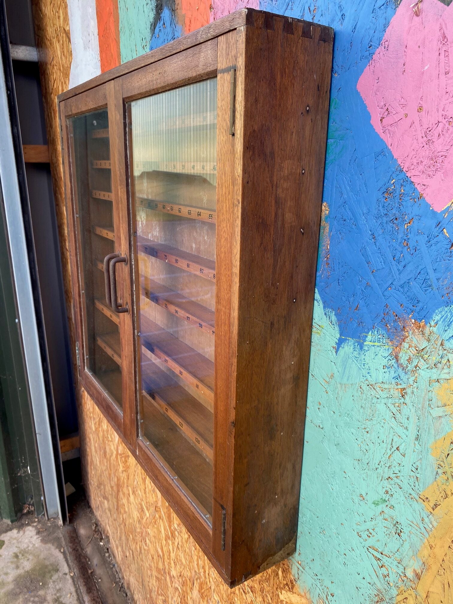 display-cabinet-24