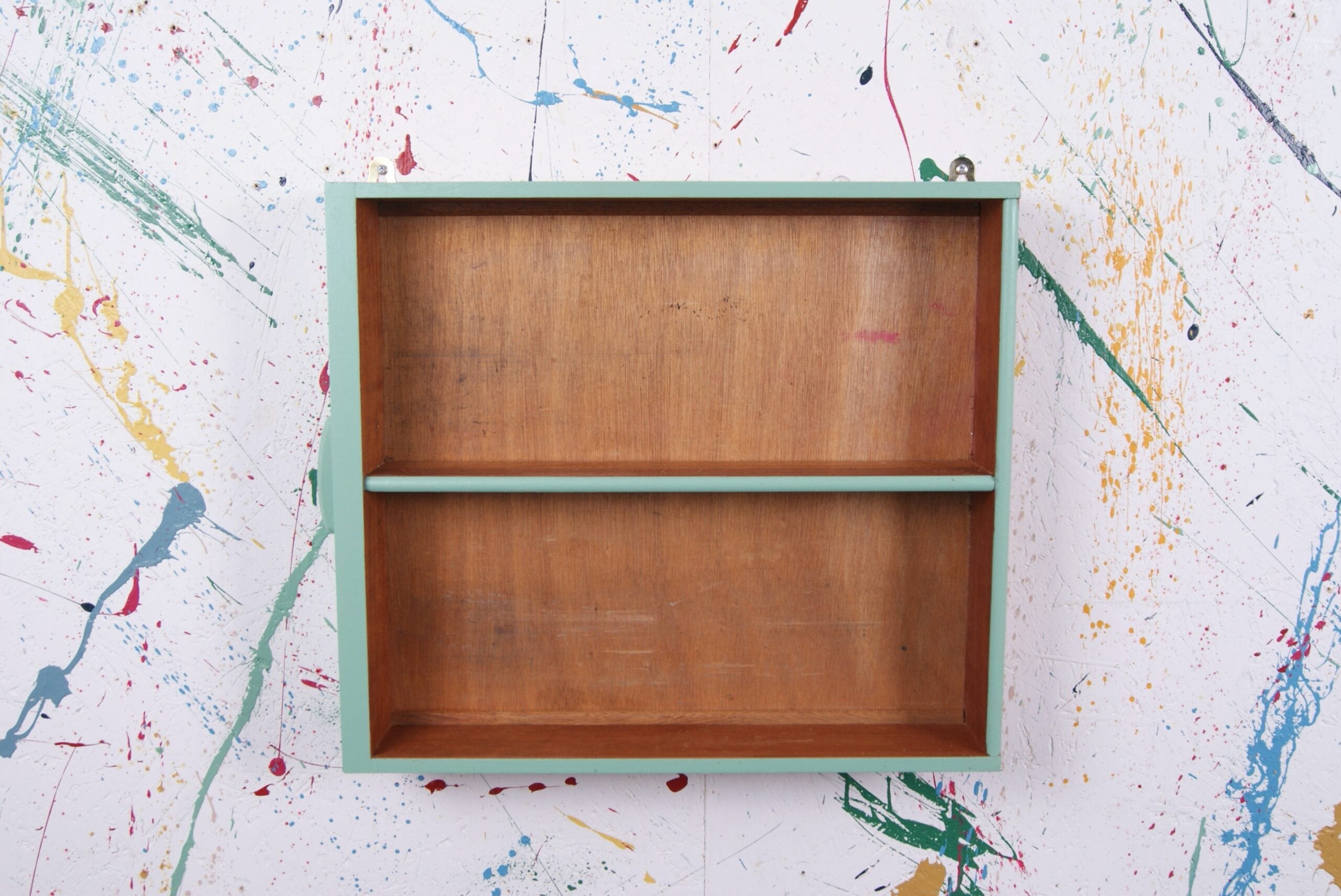 display-shelf-arsenic-1