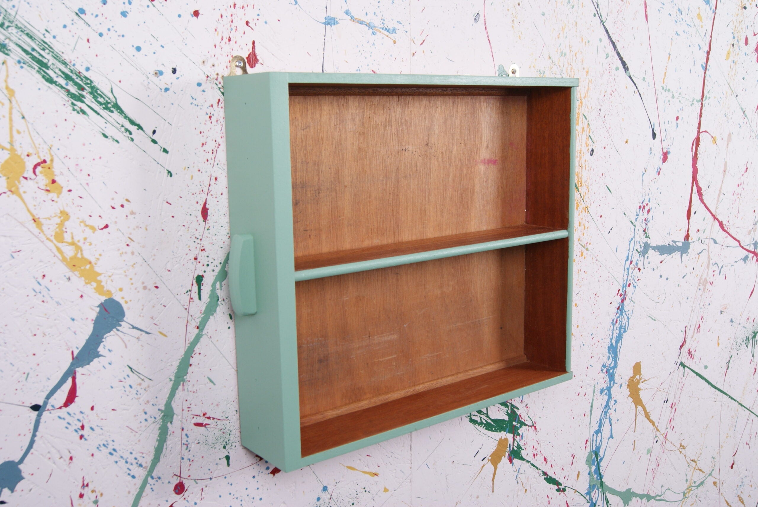 display-shelf-arsenic-2
