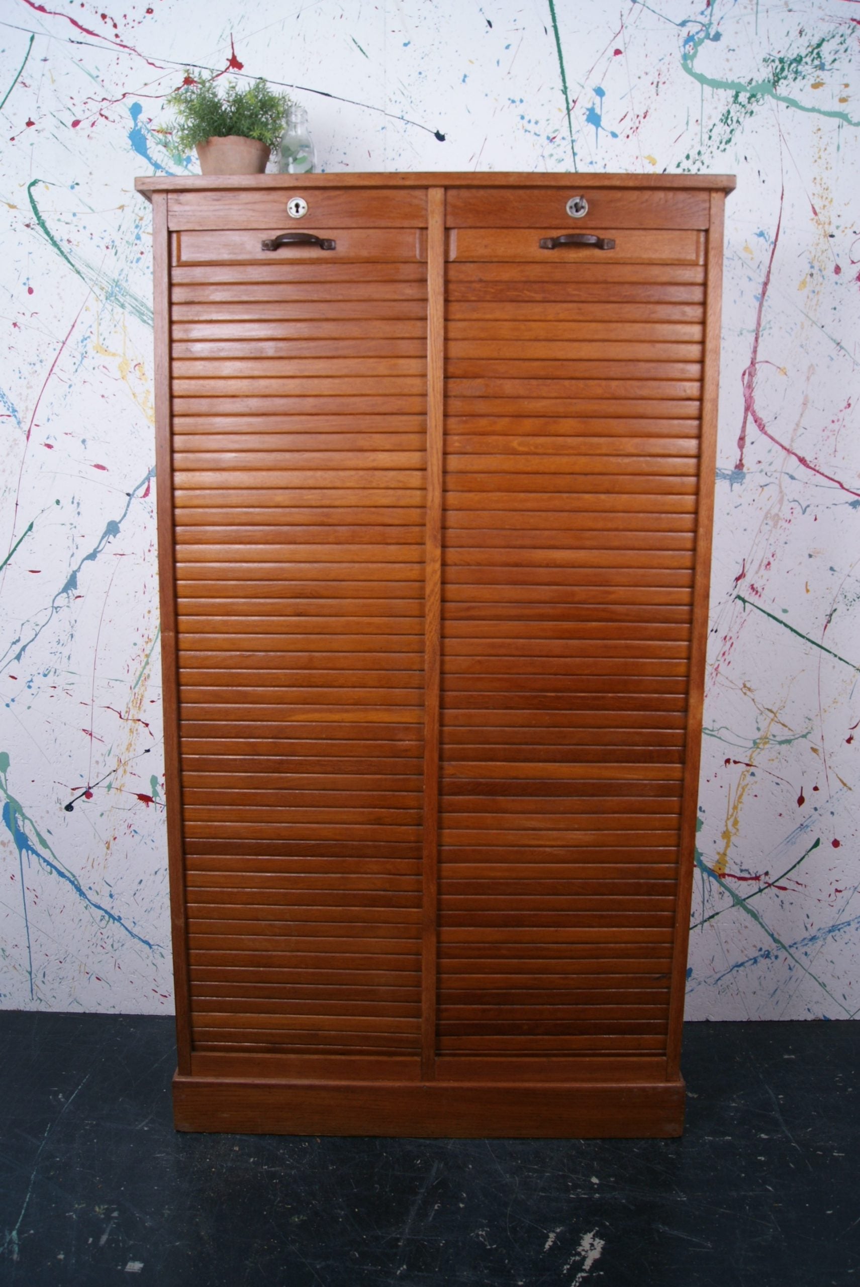 double-french-tambour-cabinet-45