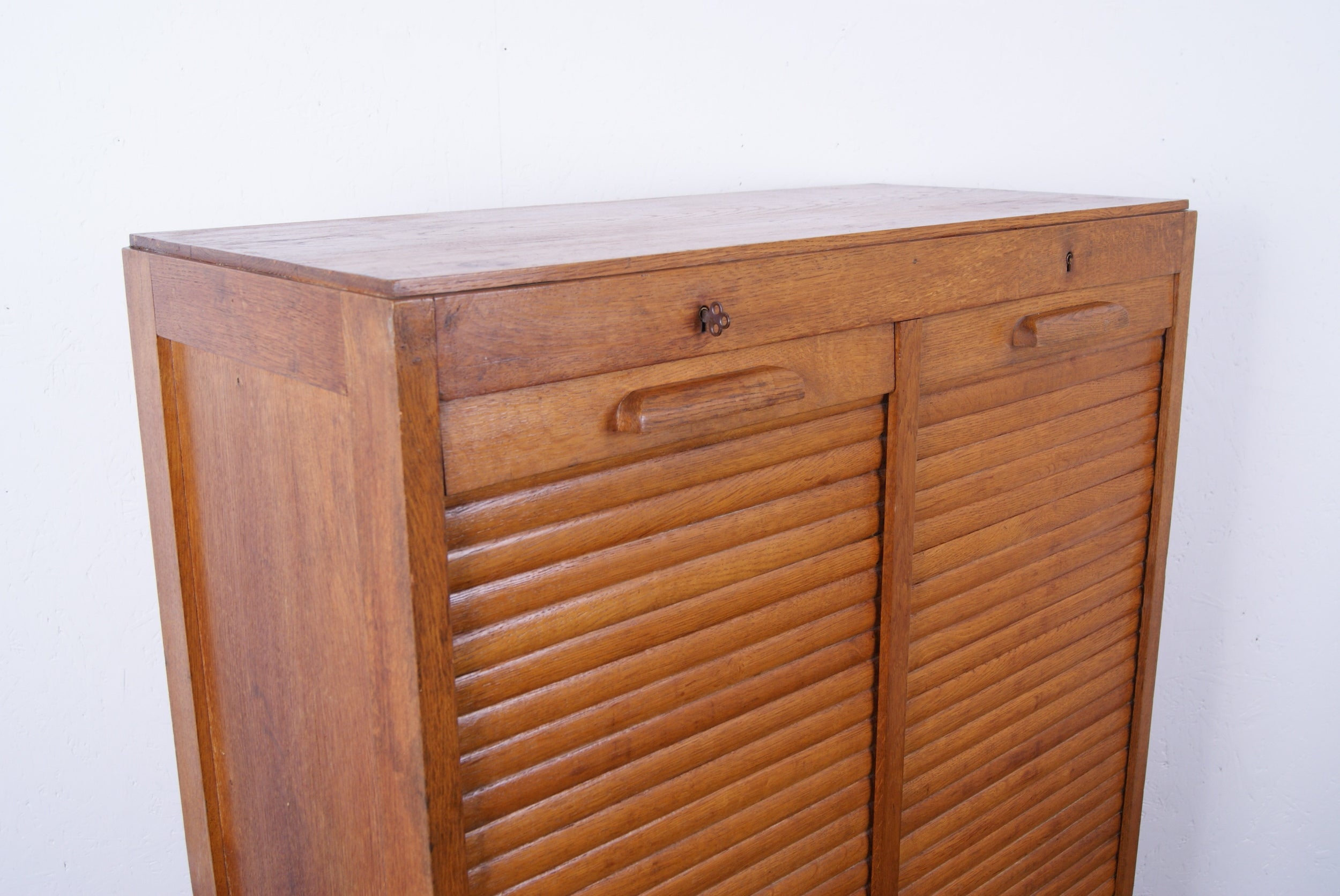 double-french-tambour-cabinet-5.