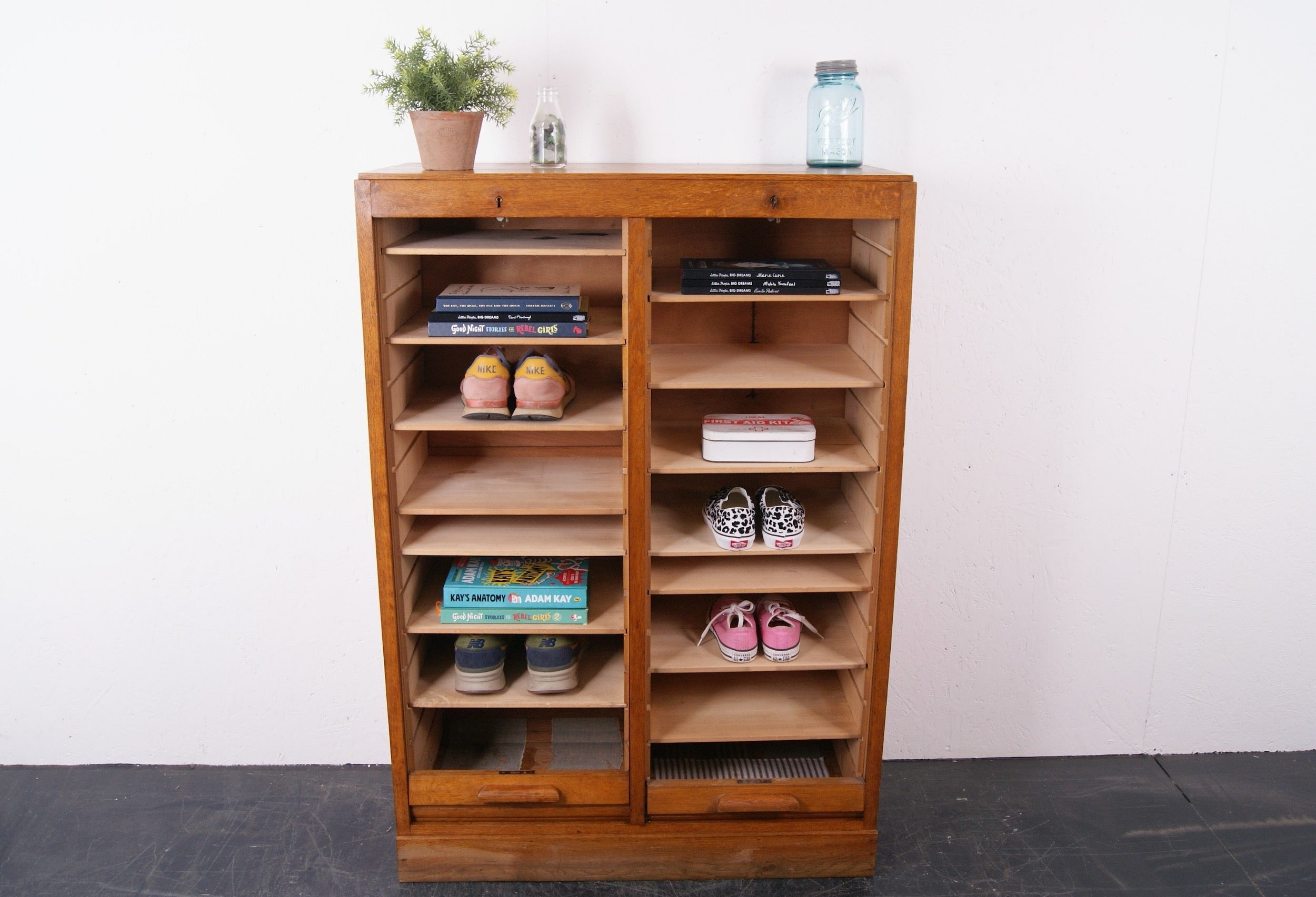 double-french-tambour-cabinet-6