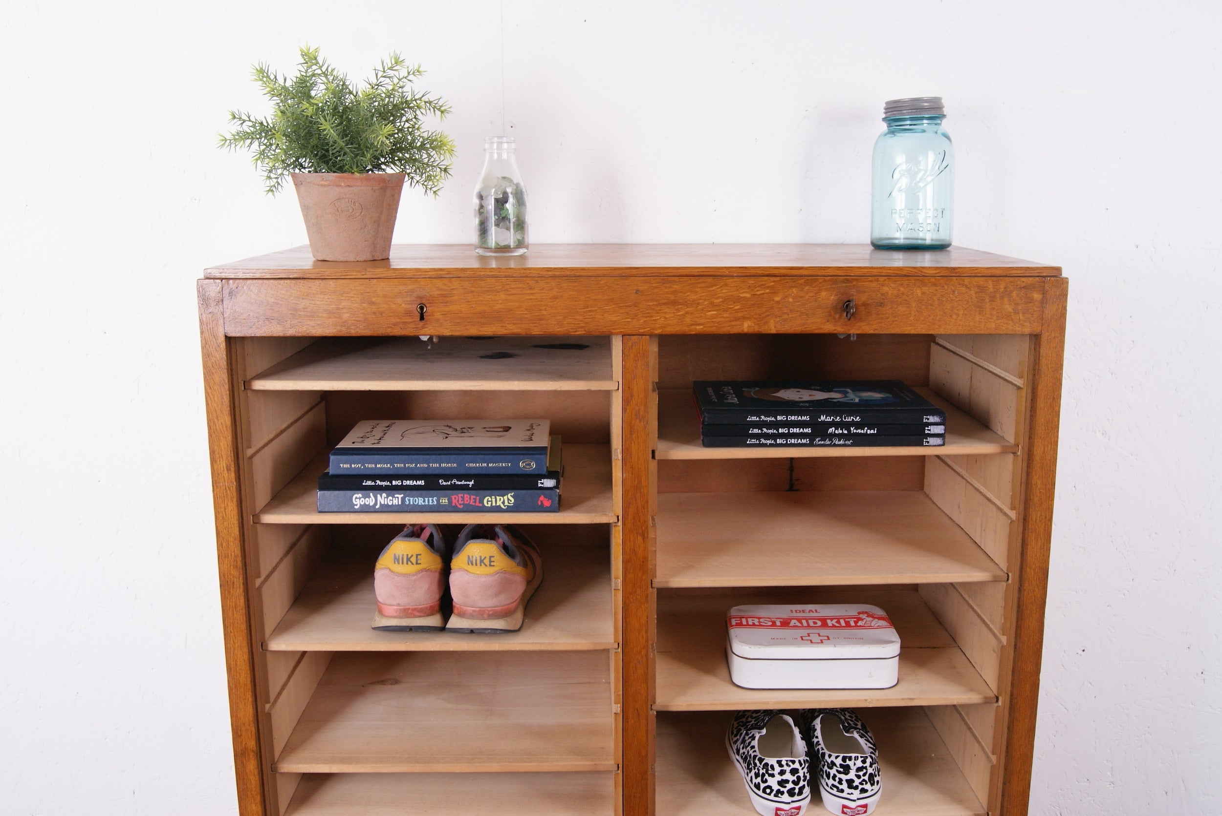 double-french-tambour-cabinet-8