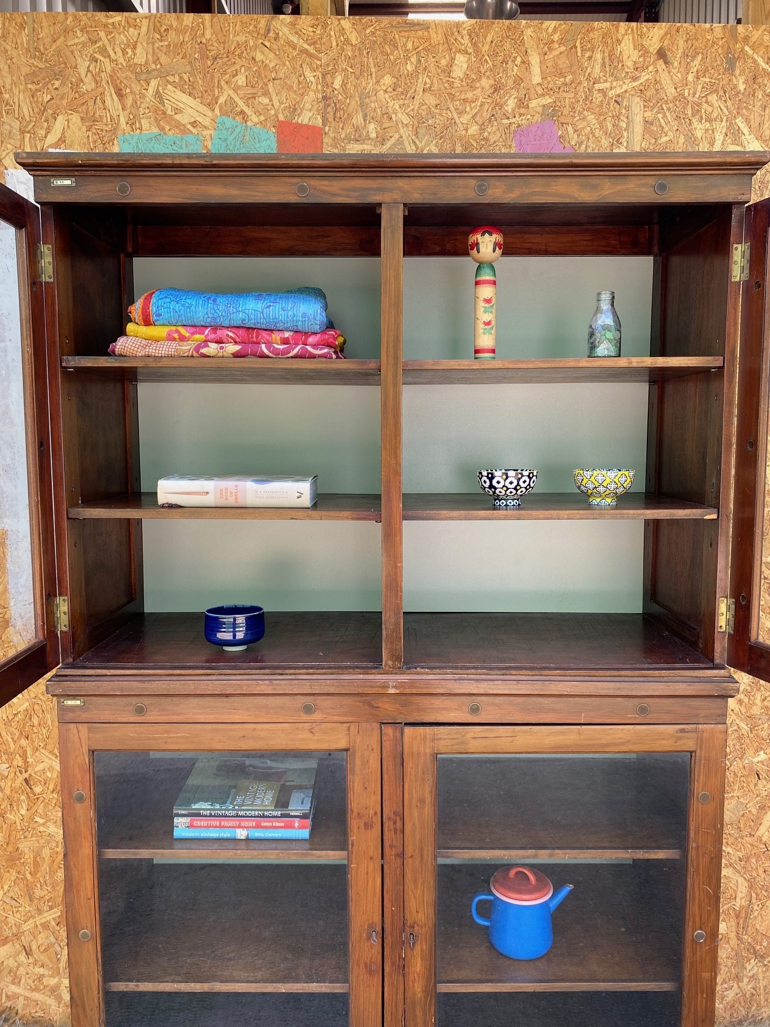 double-glass-cabinet-8