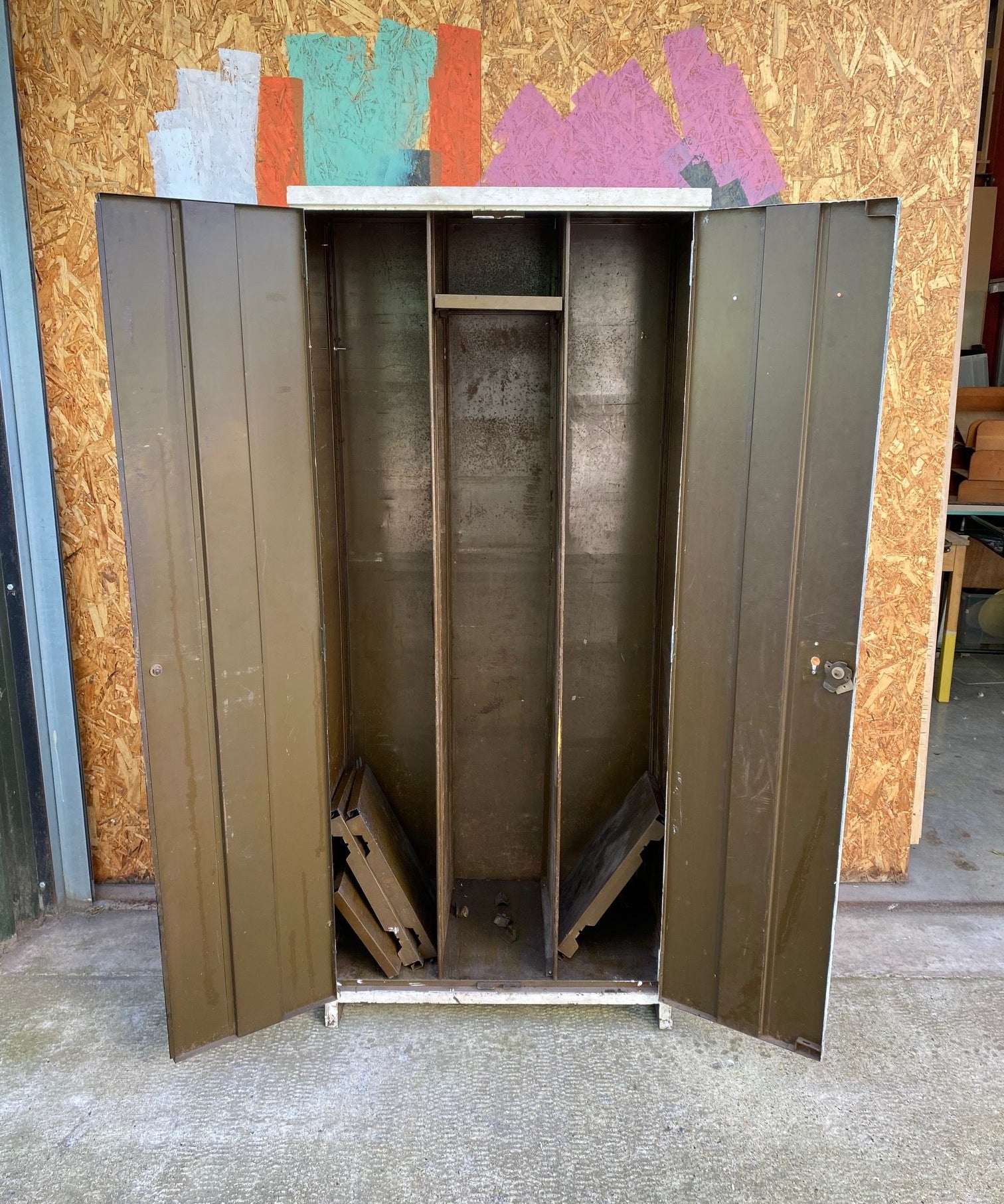 double-metal-locker-1