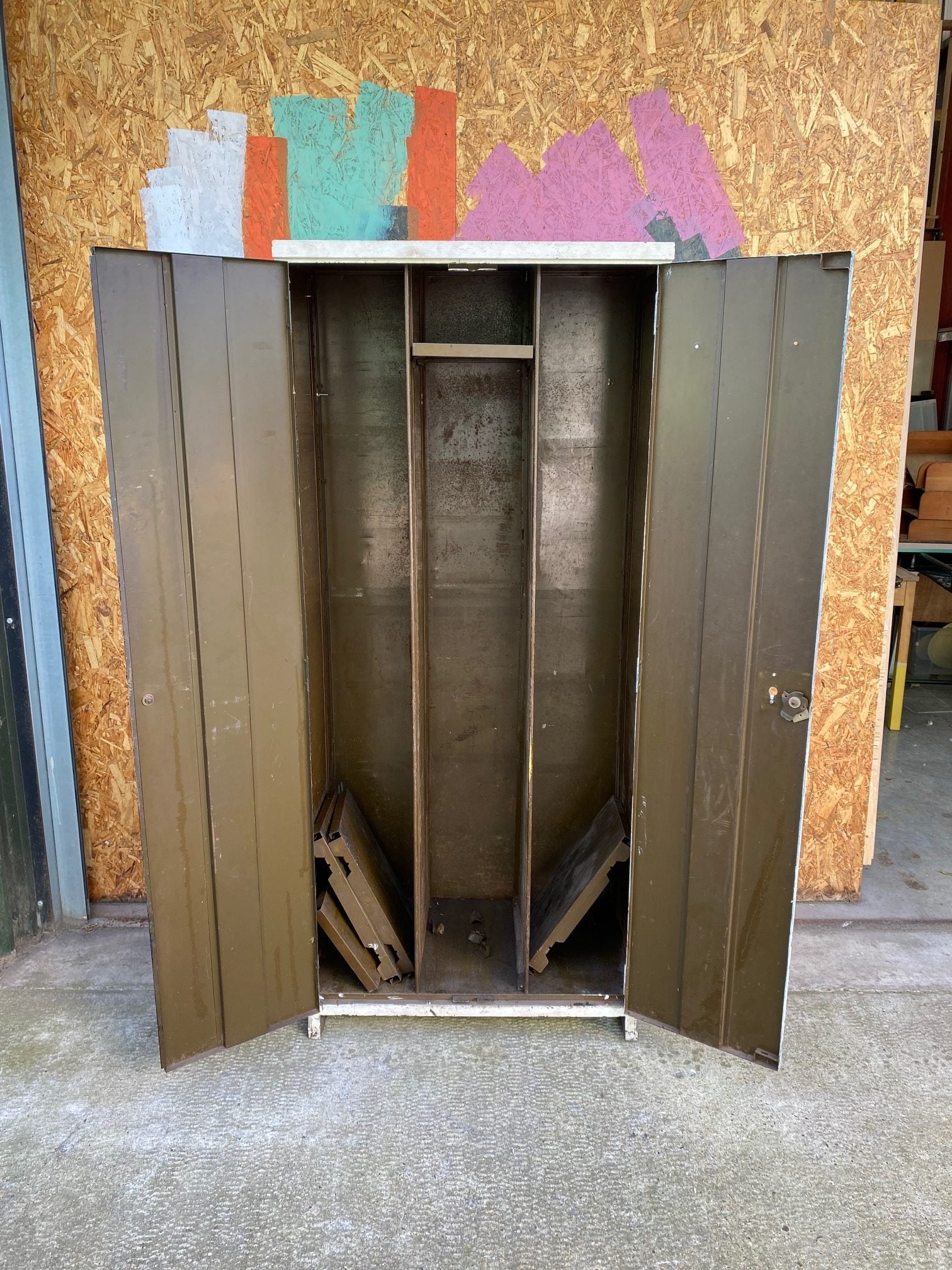 double-metal-locker-1