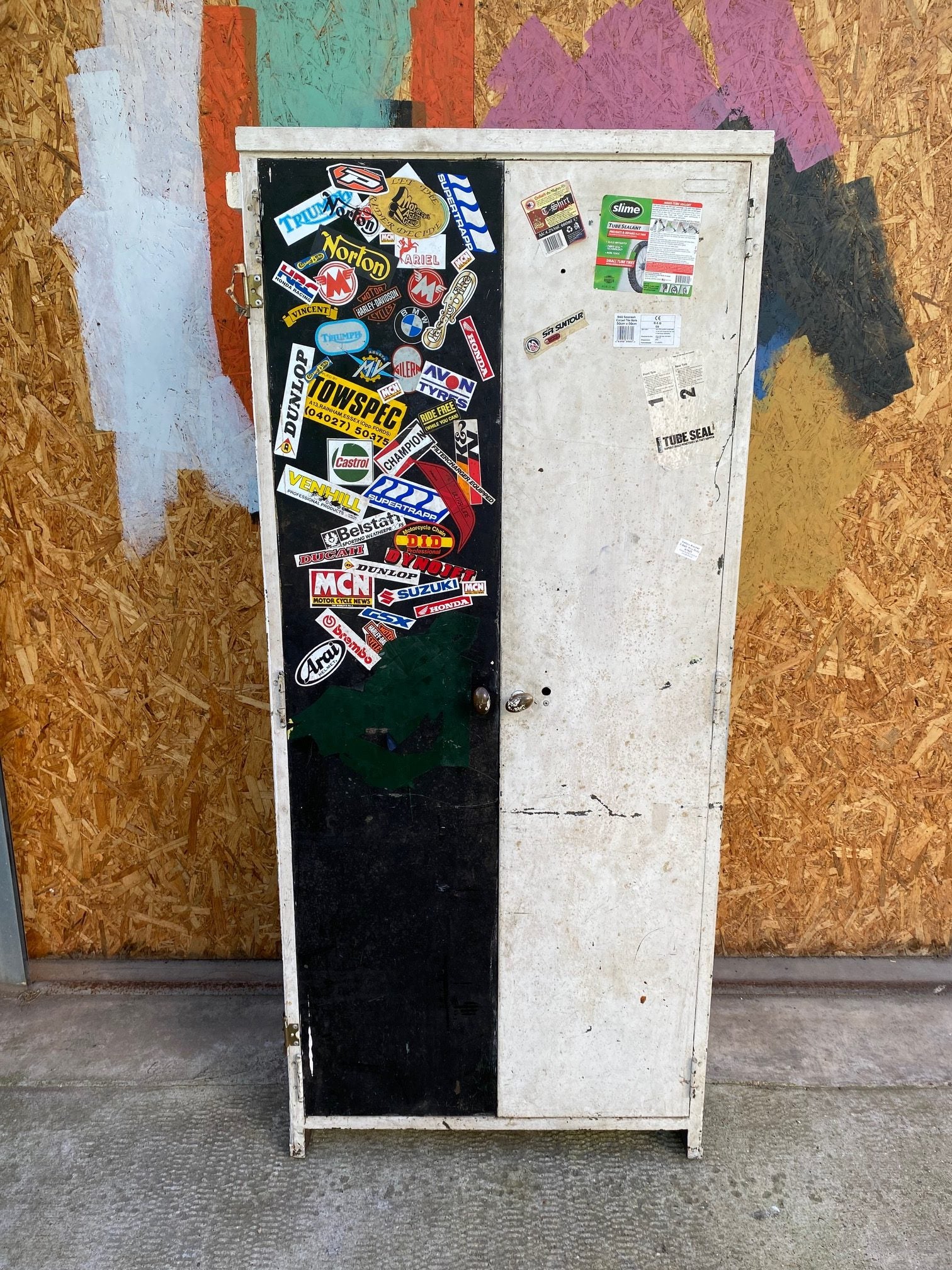 double-metal-locker-3