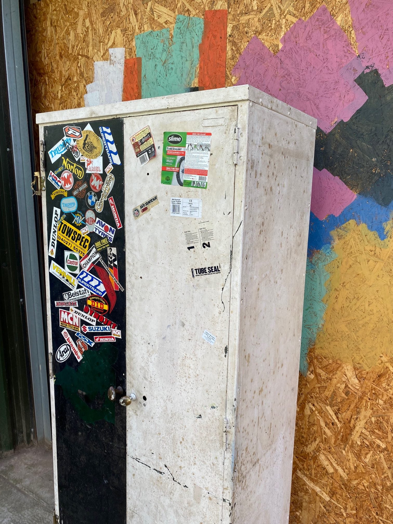 double-metal-locker-4