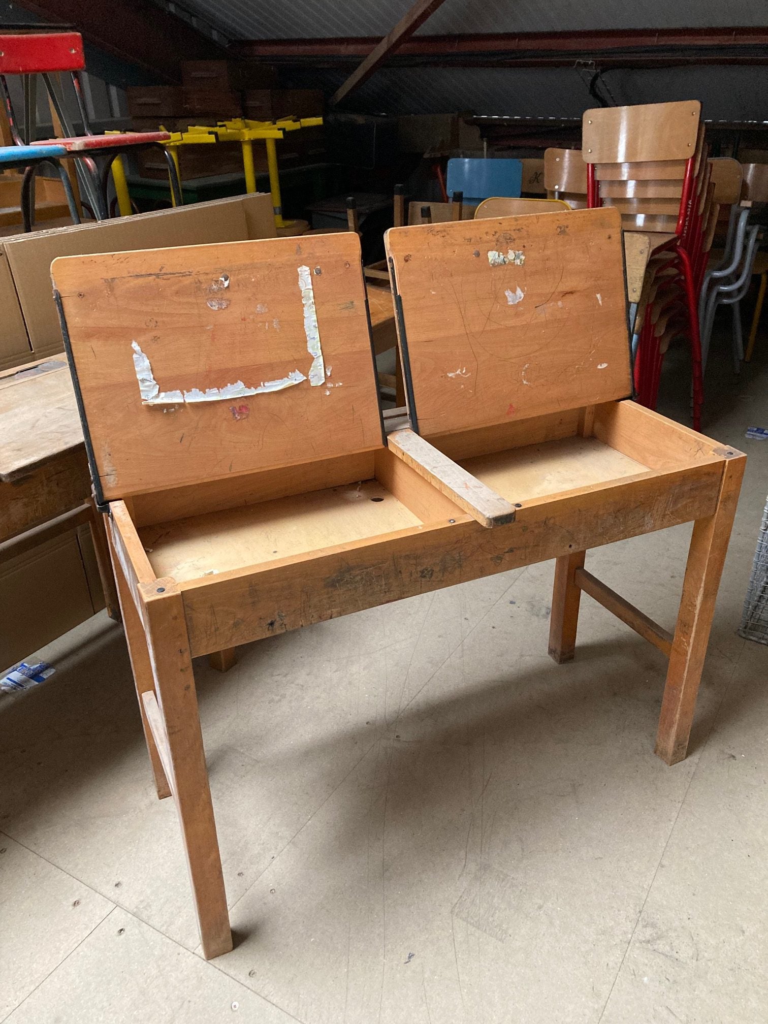 double-wooden-desks-3