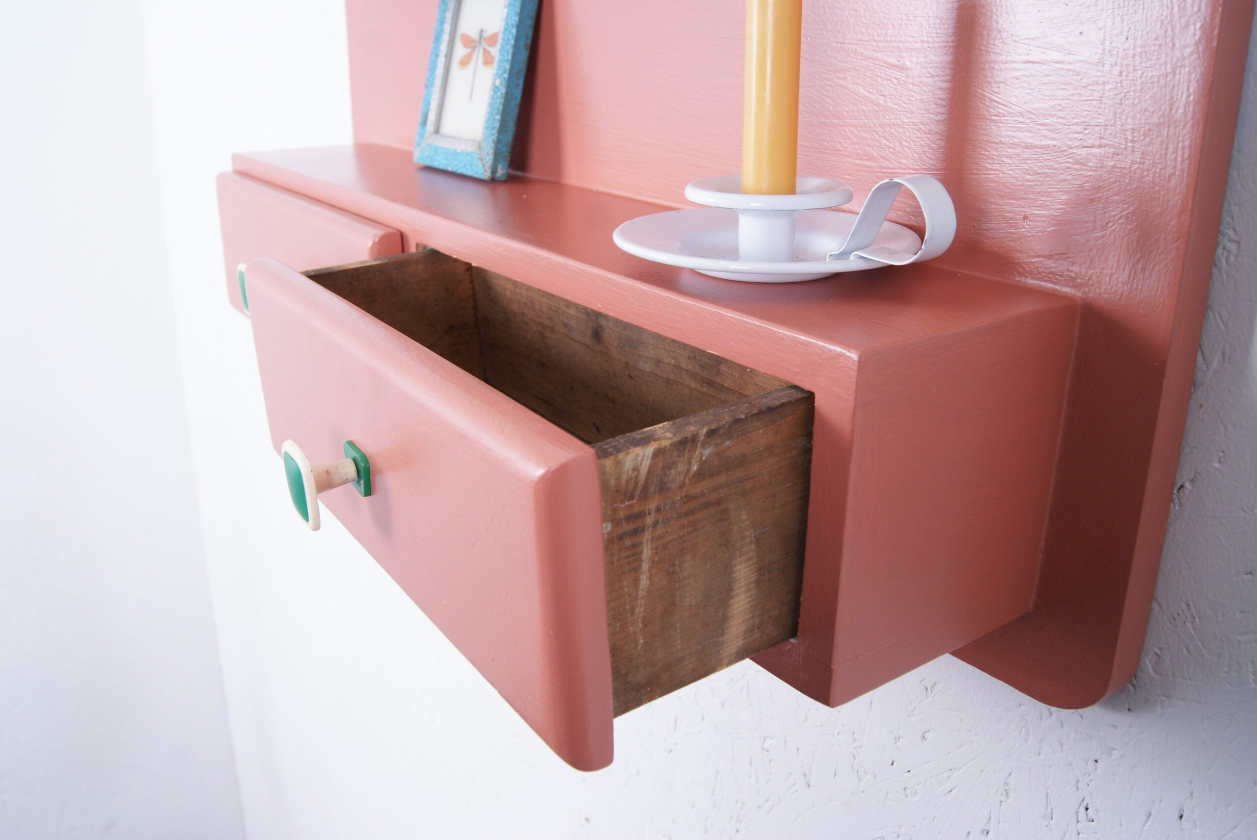 earth-red-shelf-from-poland-1