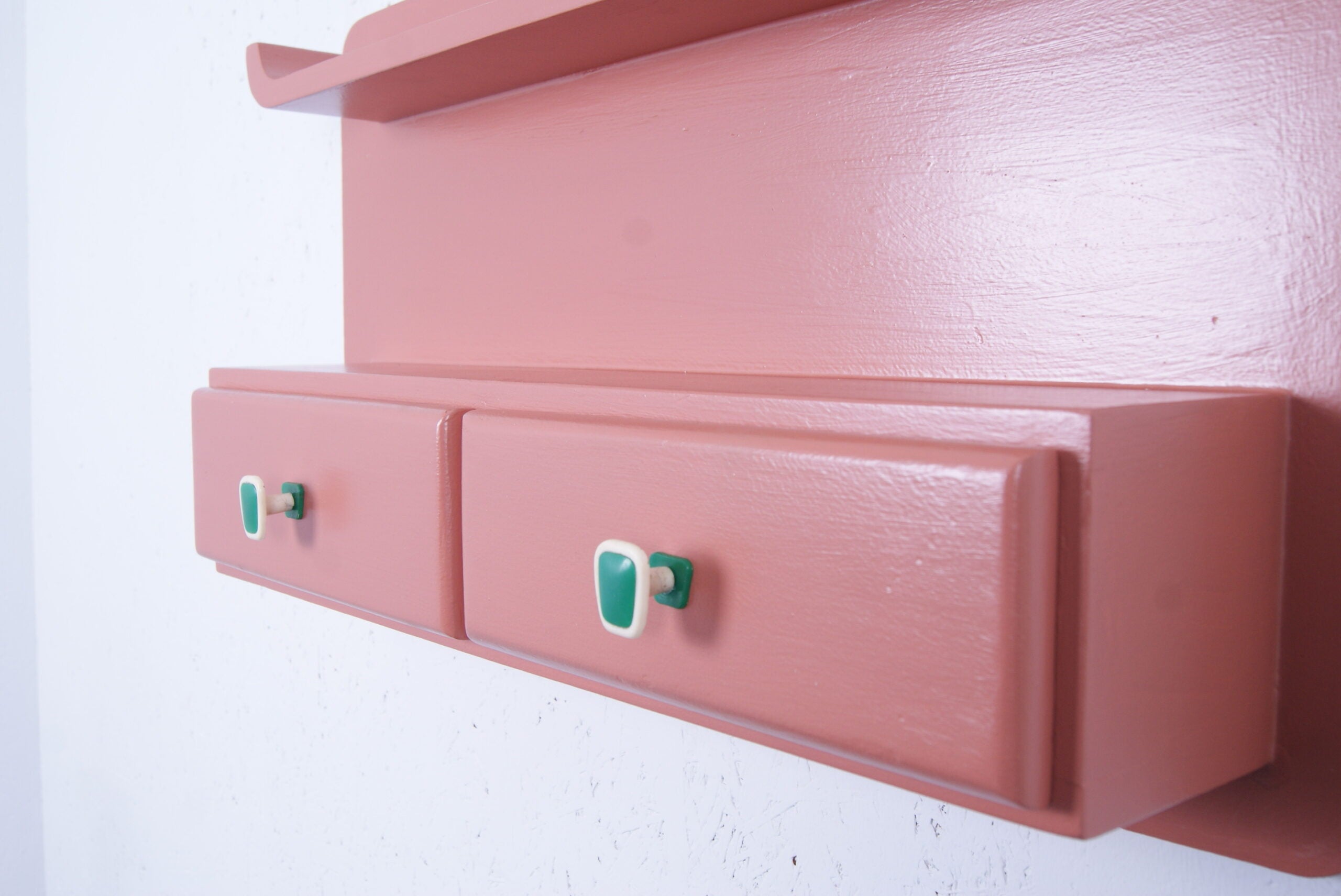 earth-red-shelf-from-poland-6