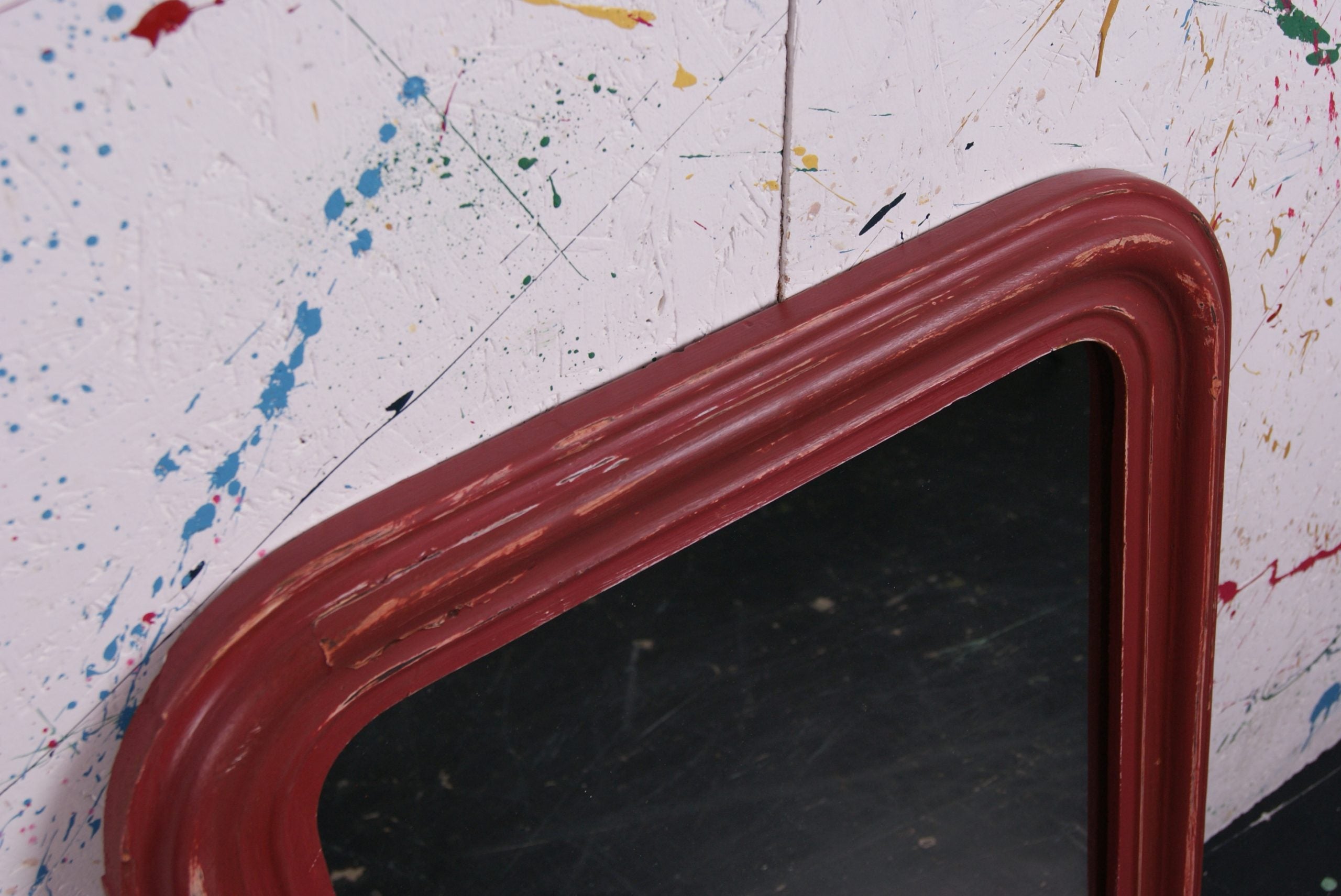 eating-room-red-mirror-1