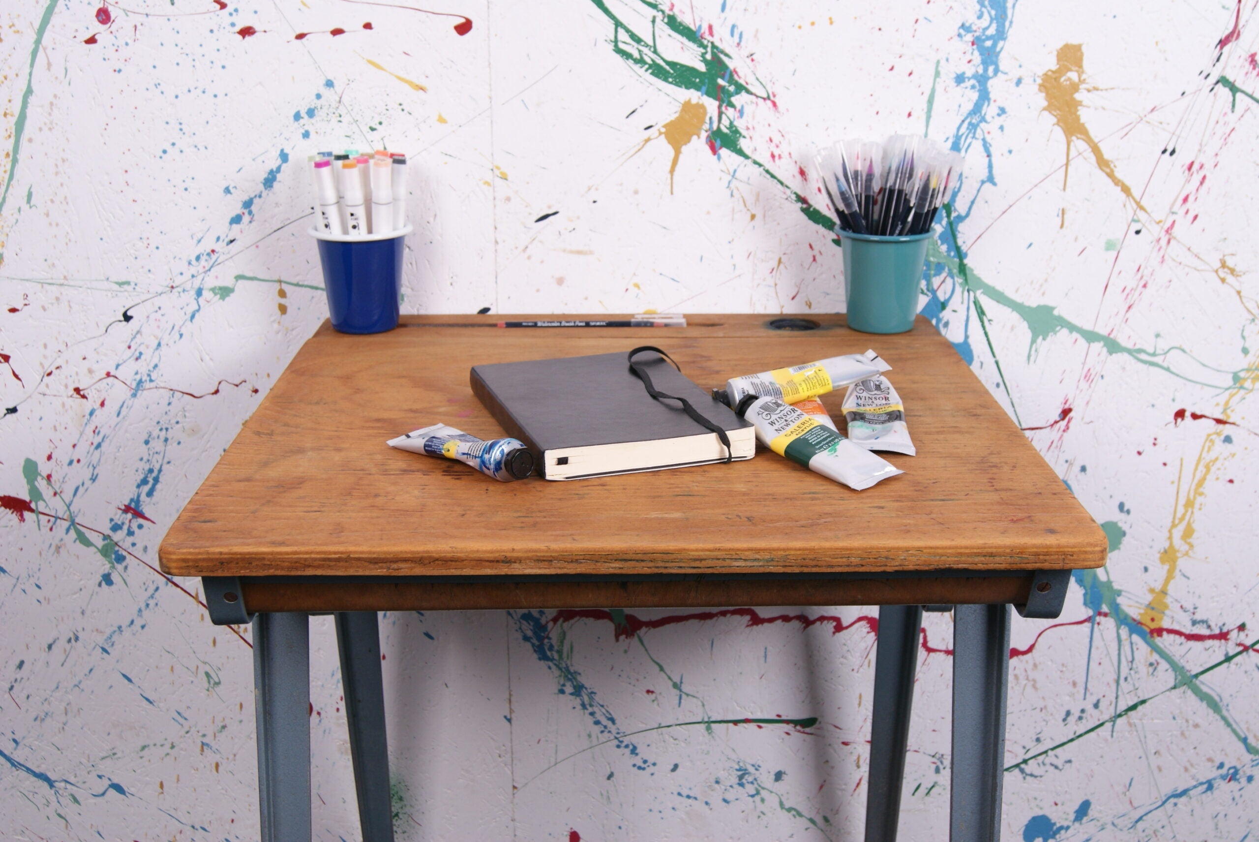 esavian-compass-legged-desk-2