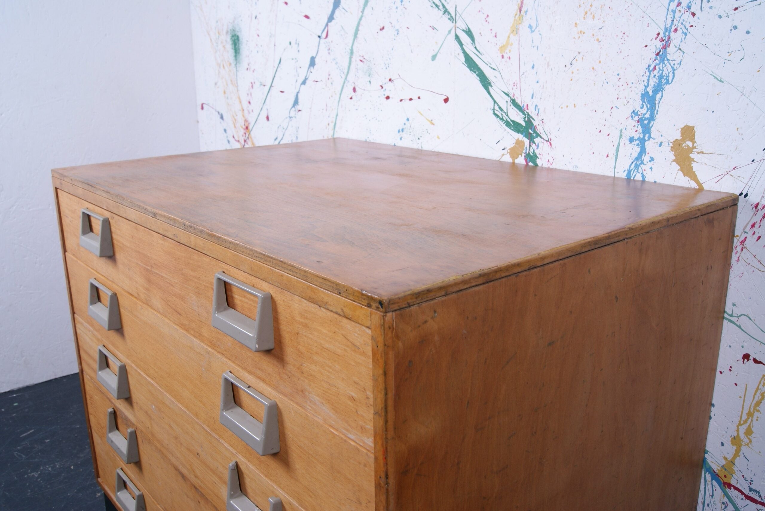 esavian-drawers-1