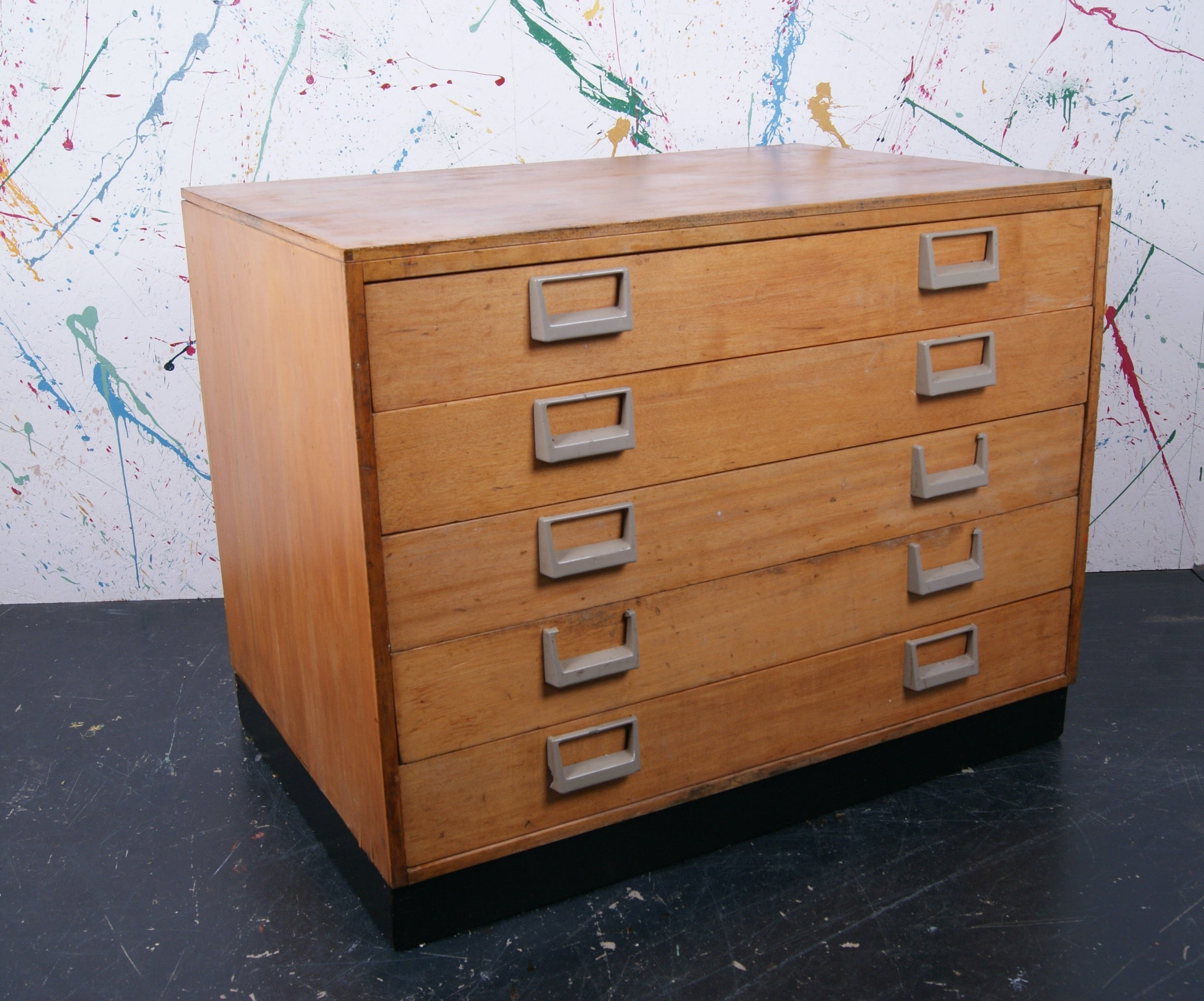 esavian-drawers-4