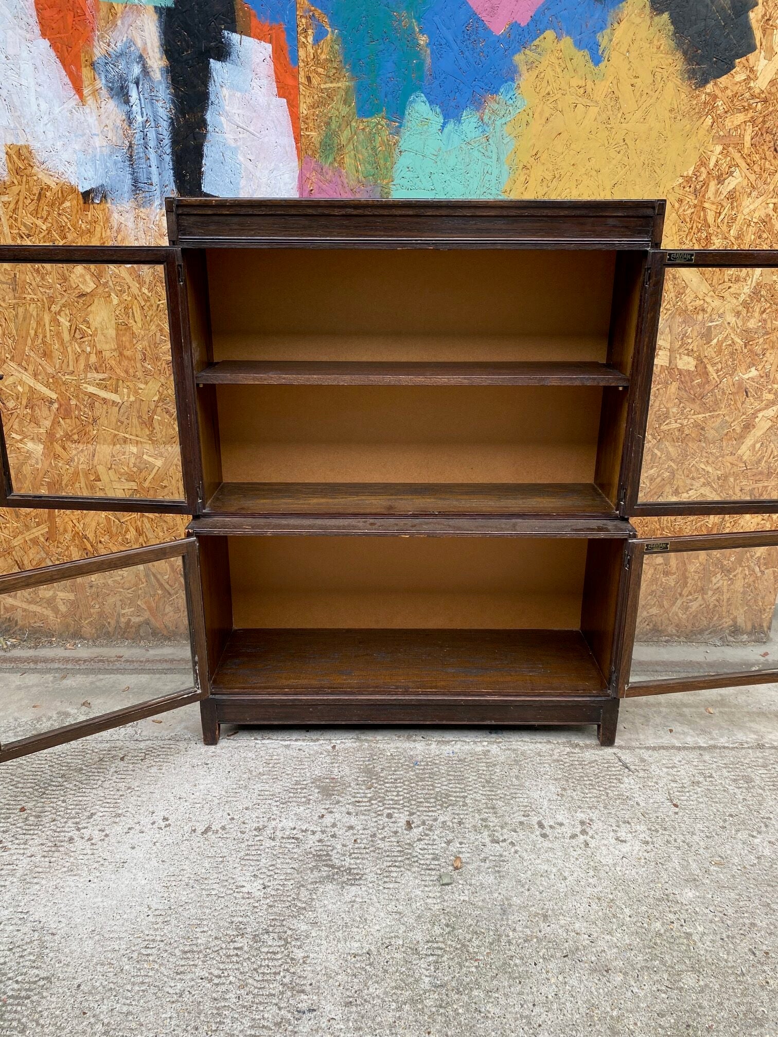 esavian-glass-cabinet-3