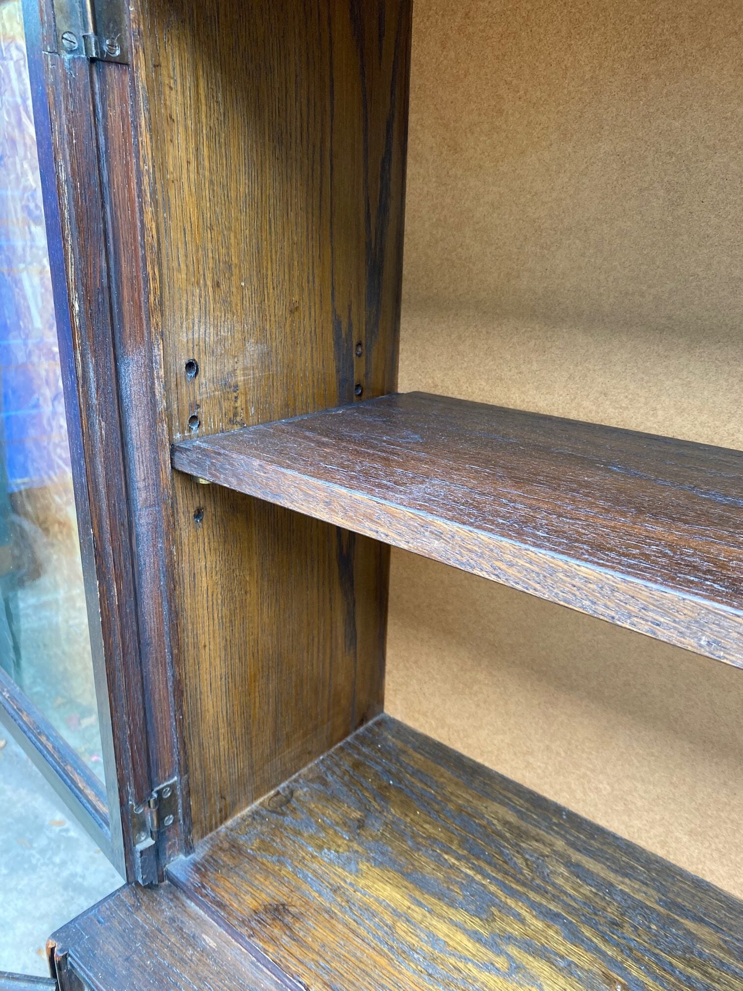 esavian-glass-cabinet-5
