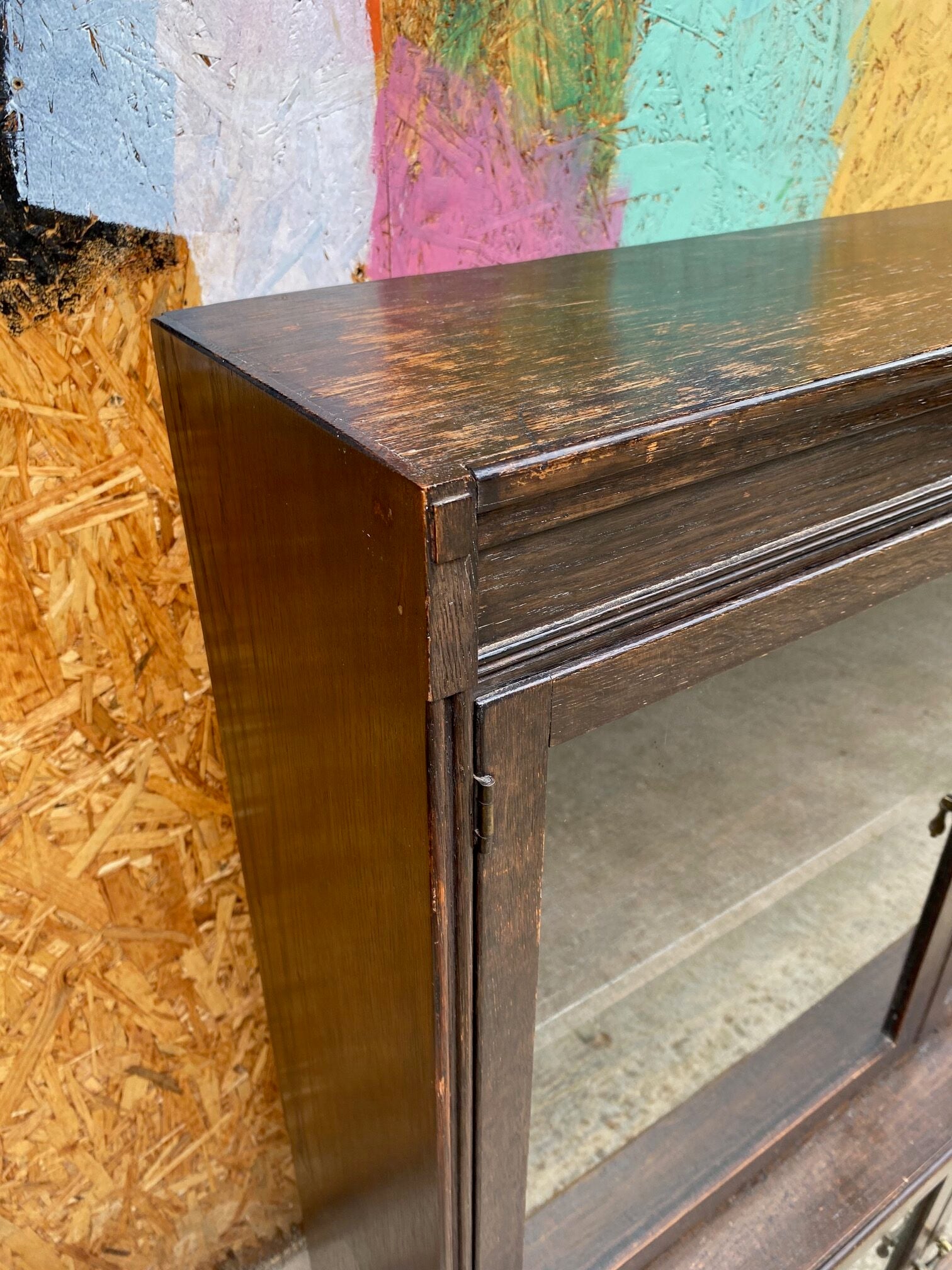 esavian-glass-cabinet-7