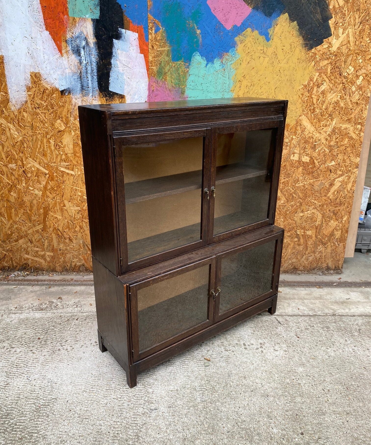 esavian-glass-cabinet-8