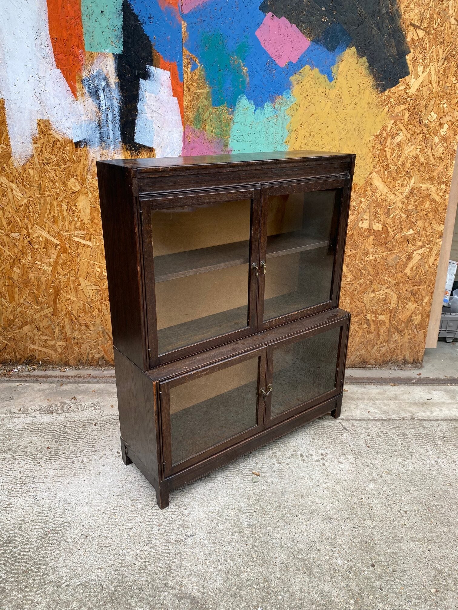esavian-glass-cabinet-8