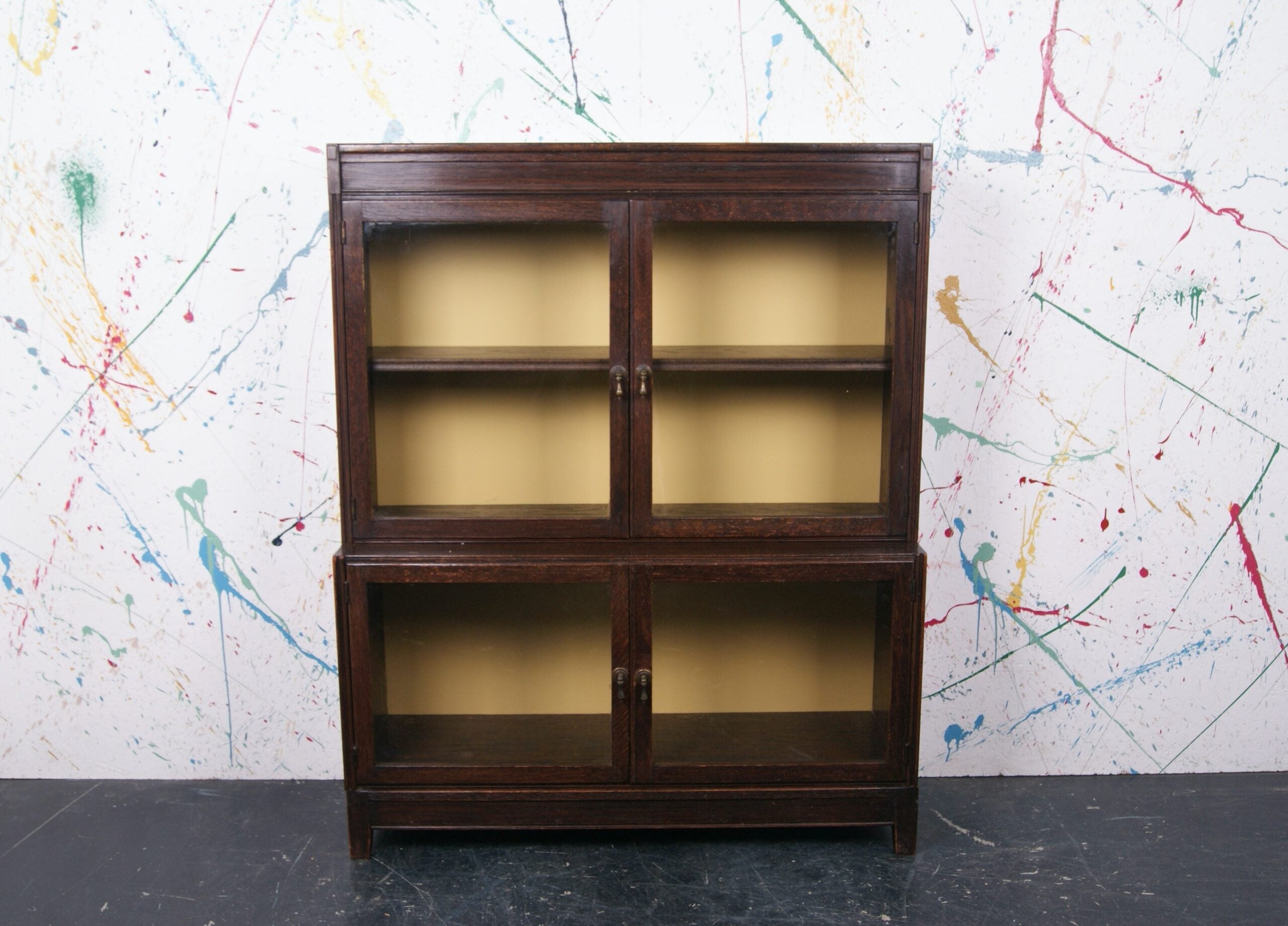 esavian-glass-cabinet-yellow-back-1