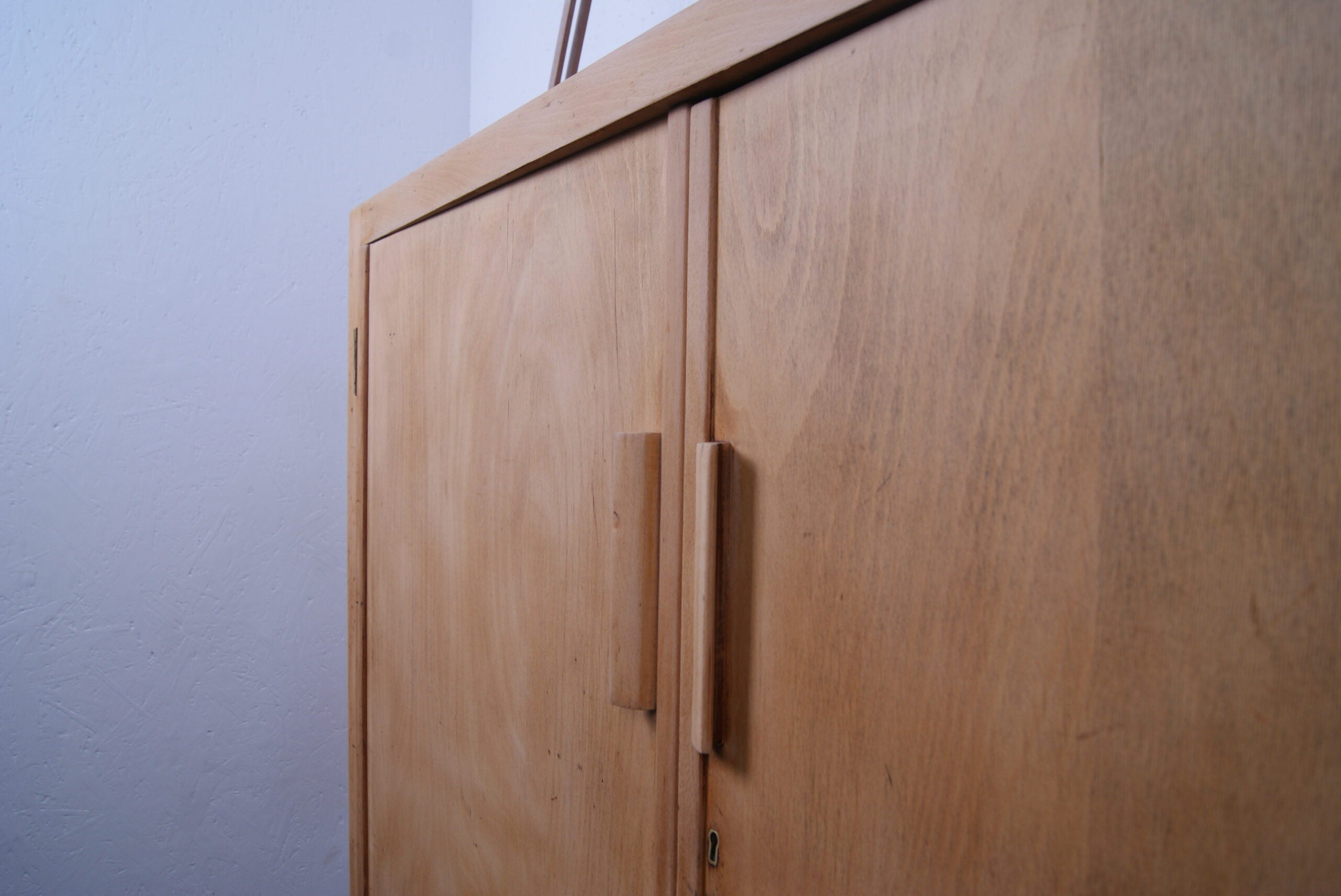 esavian-school-cupboard-1