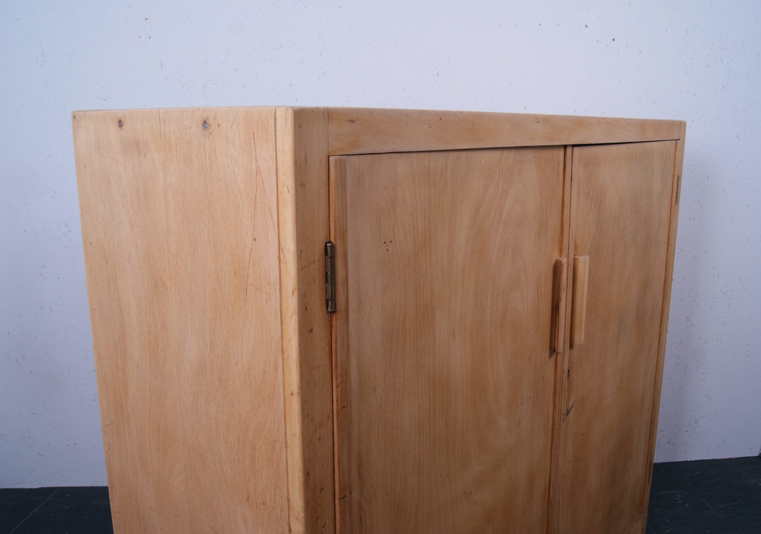 esavian-school-cupboard-9