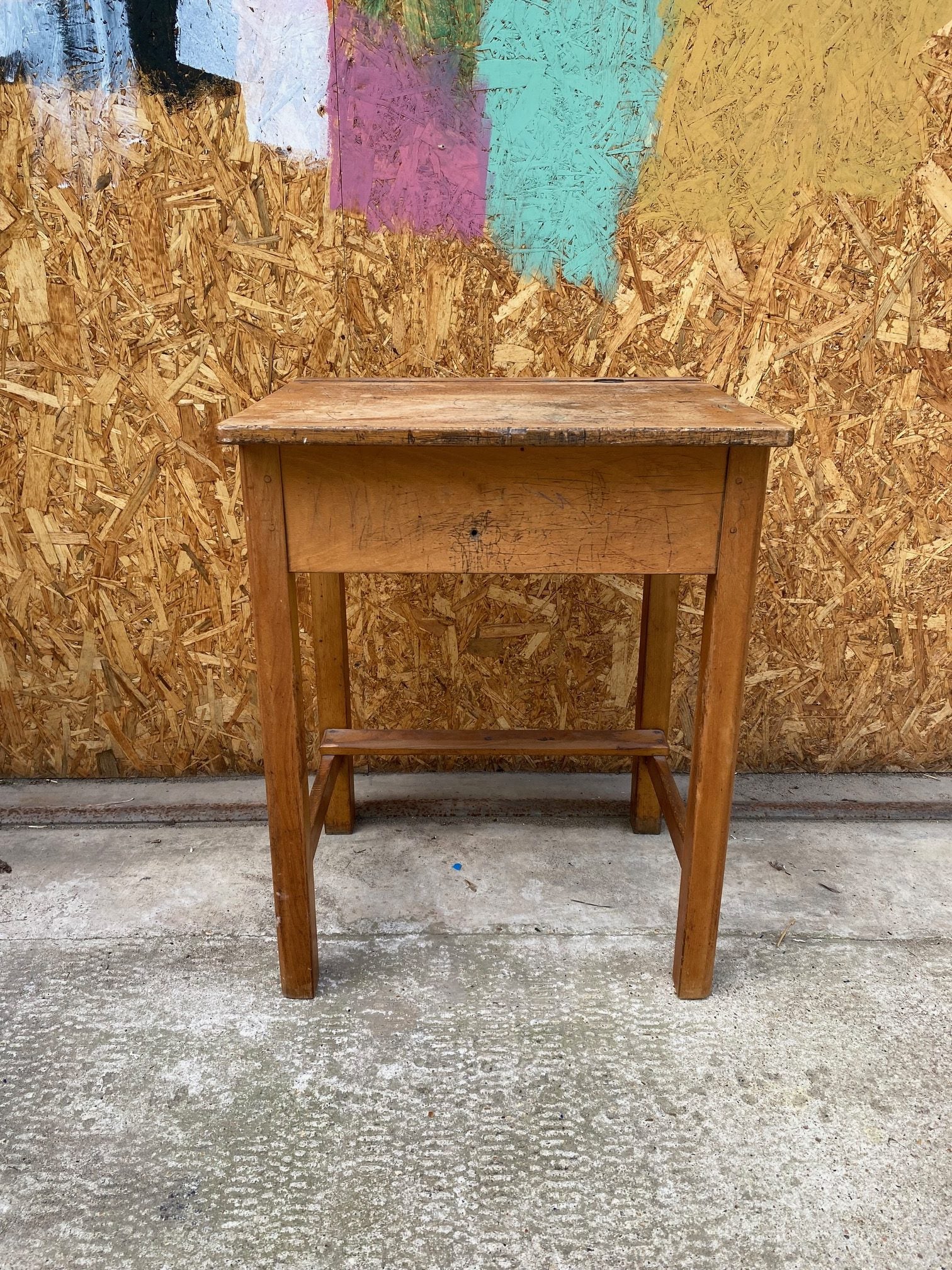 esavian-school-desk-1
