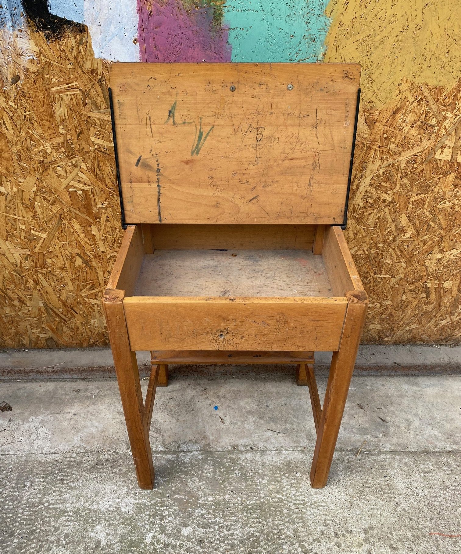 esavian-school-desk-4