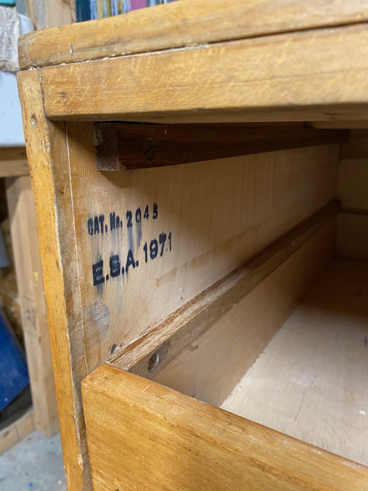 esavian-school-drawers-8