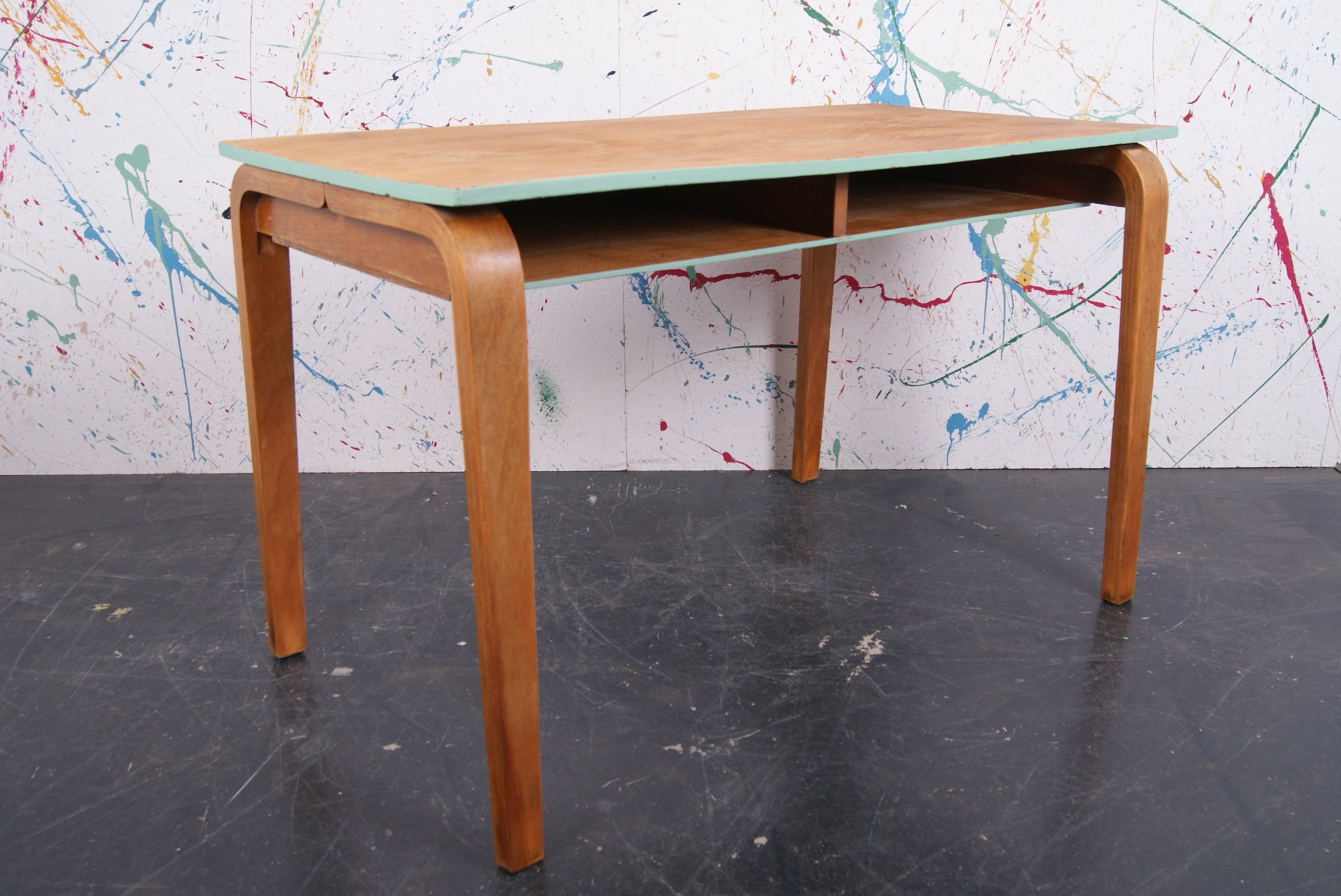 esavian-wooden-desk-2