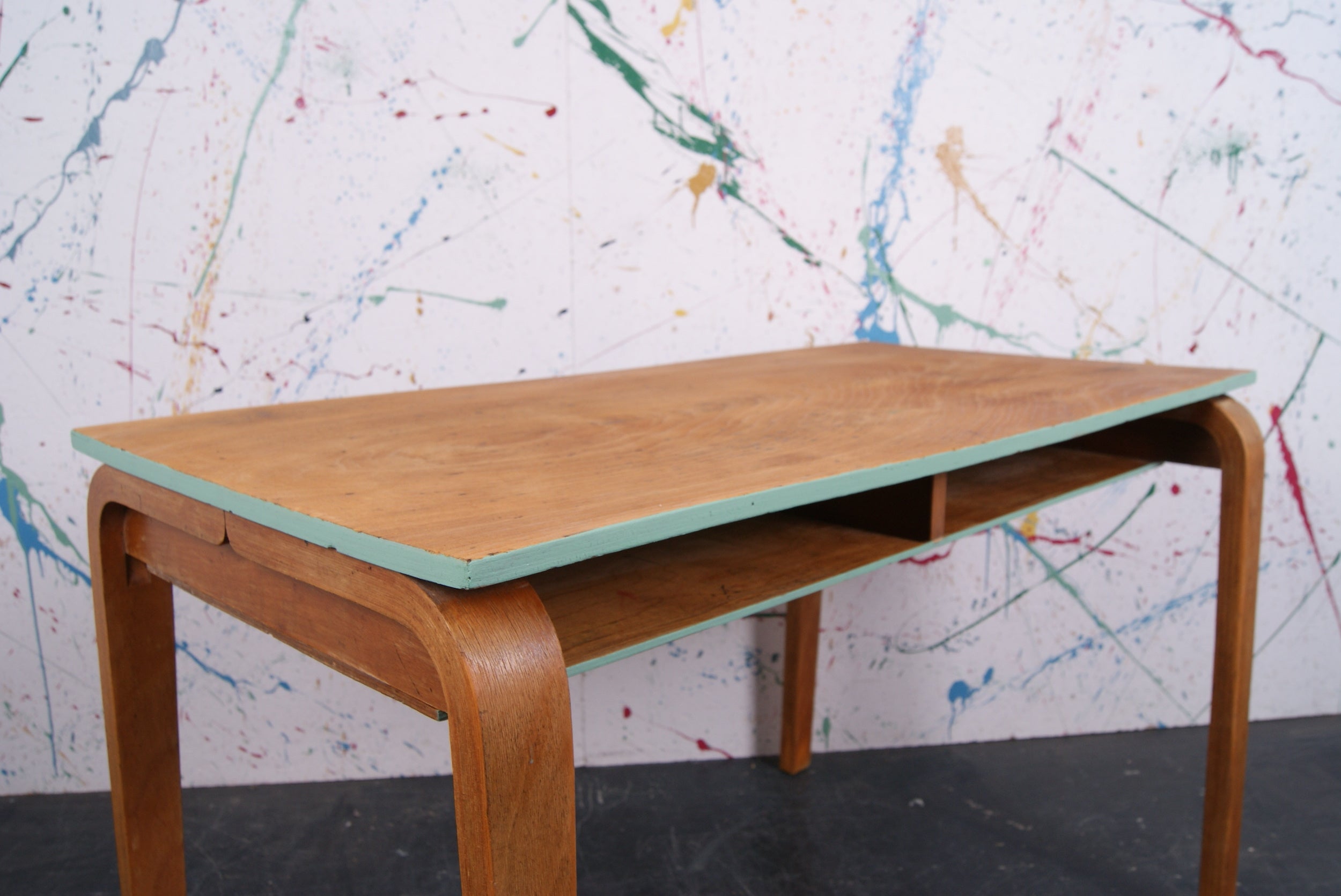 esavian-wooden-desk-3