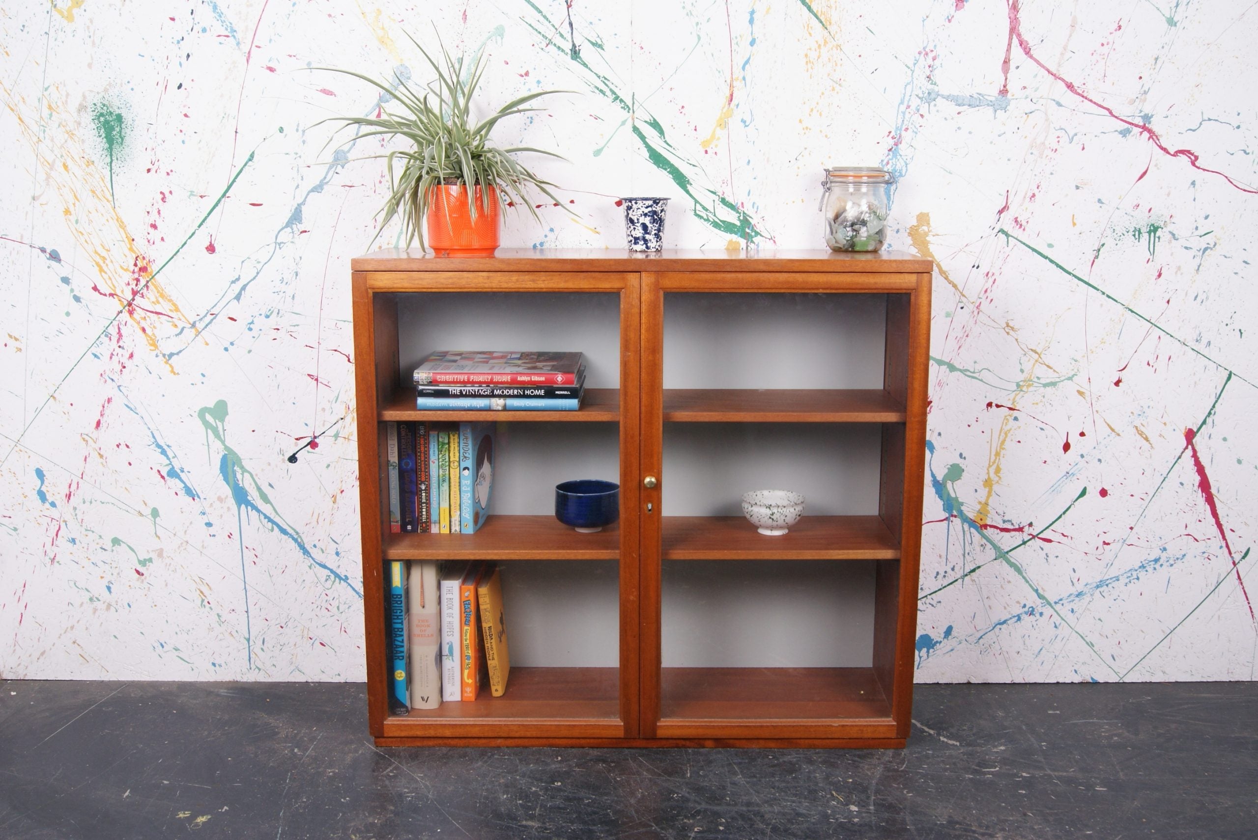 floor-glass-cabinet-5
