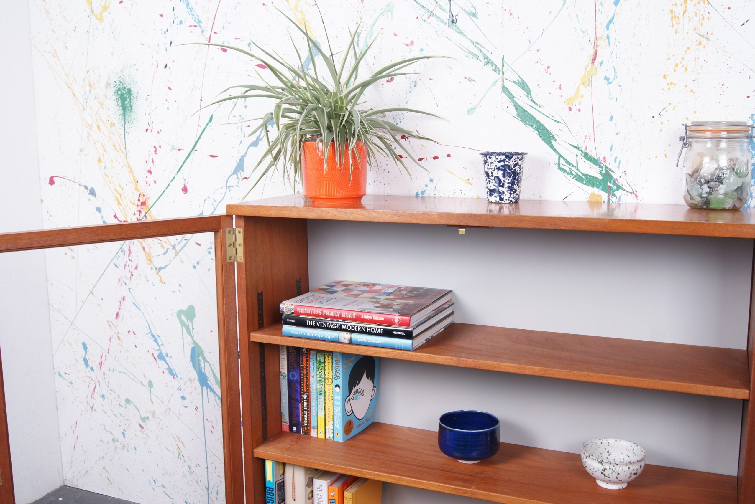 floor-glass-cabinet-8