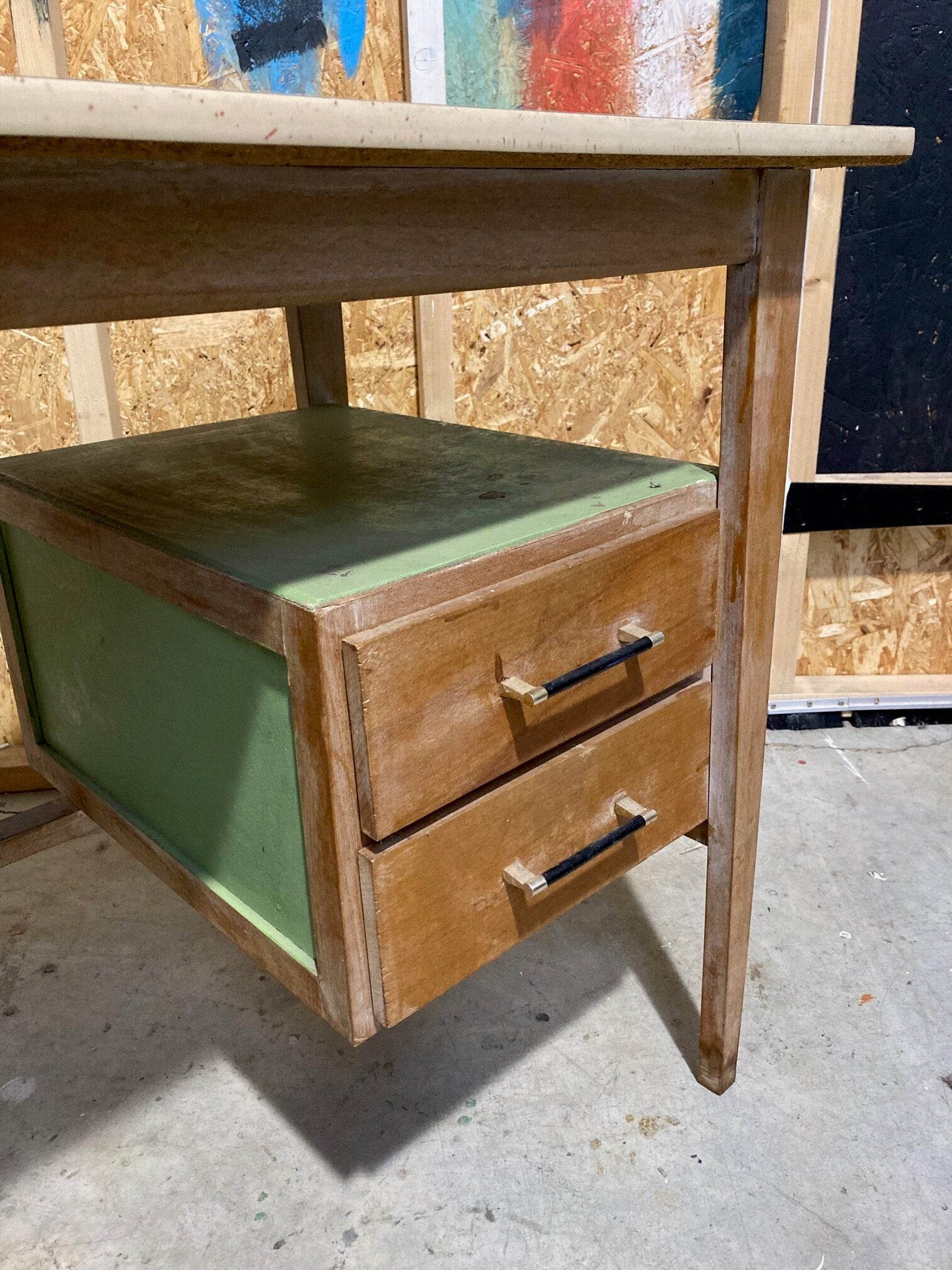 formica-desk-7