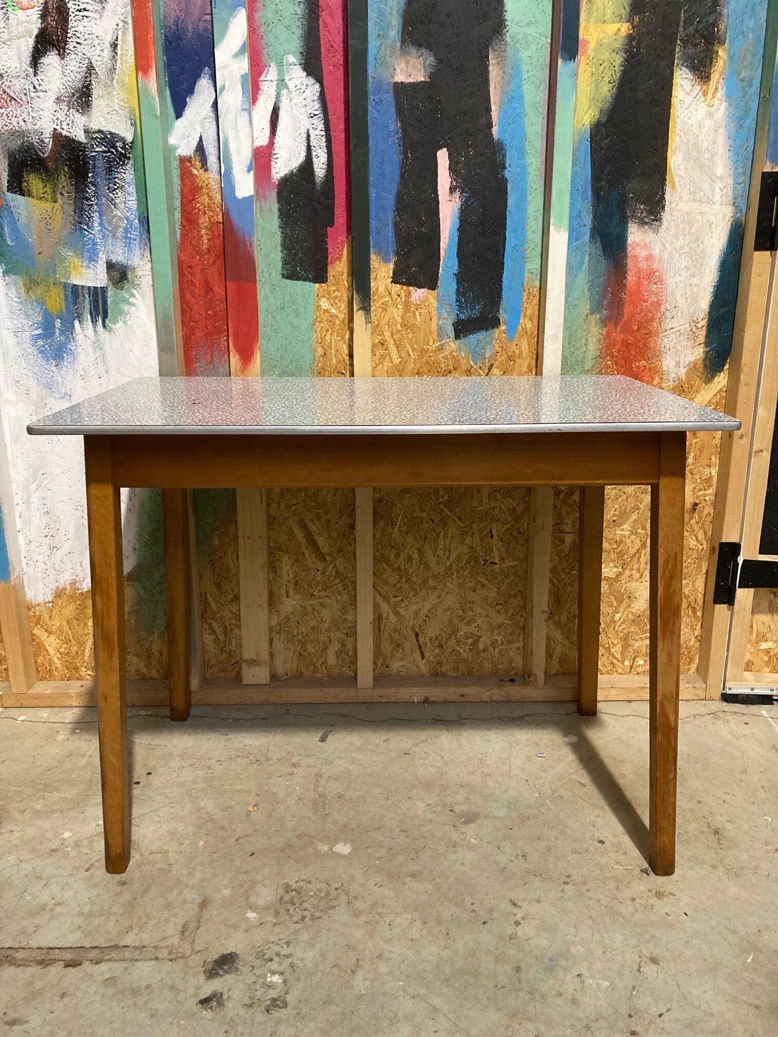 formica-table-1