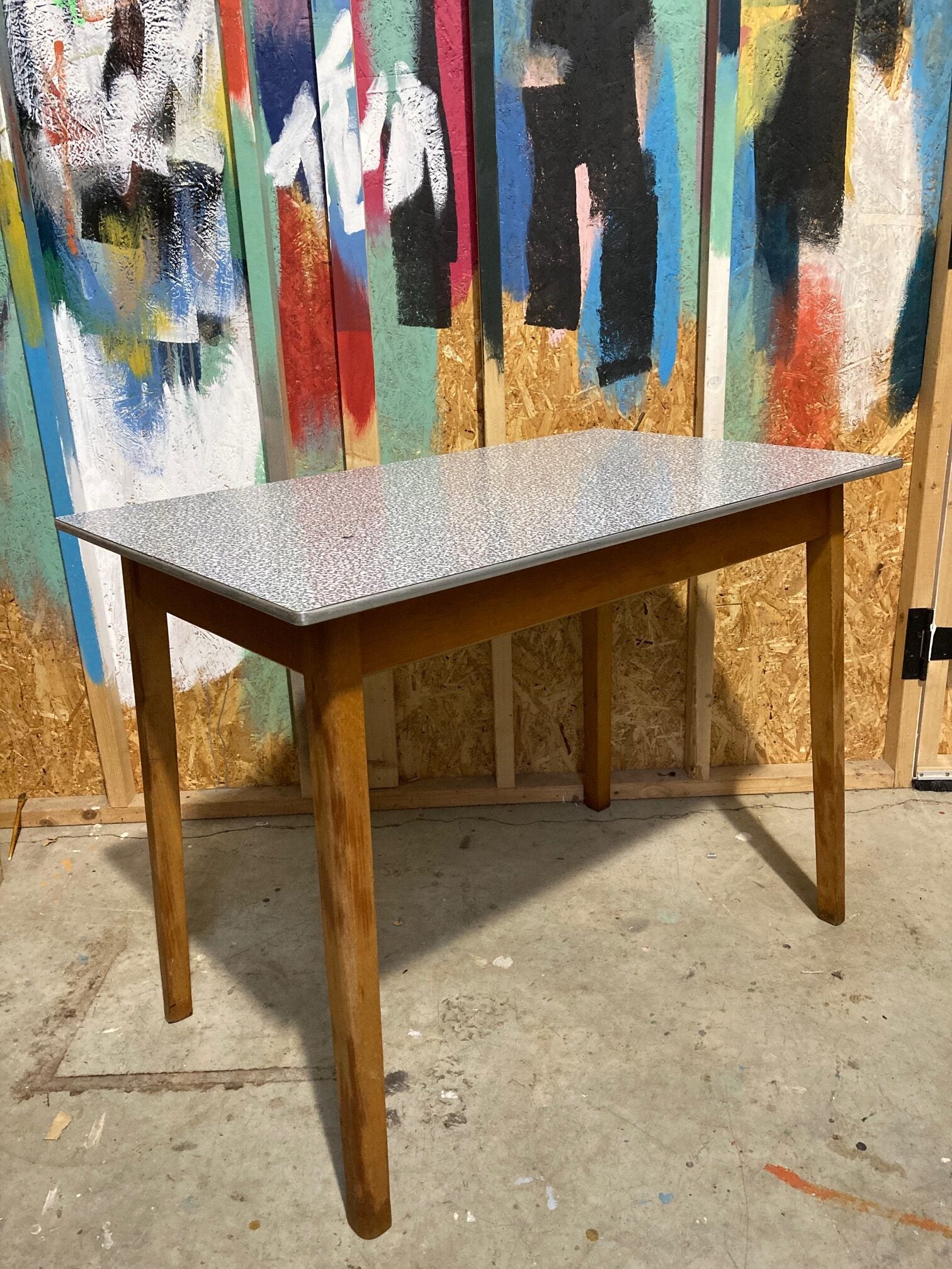 formica-table-5