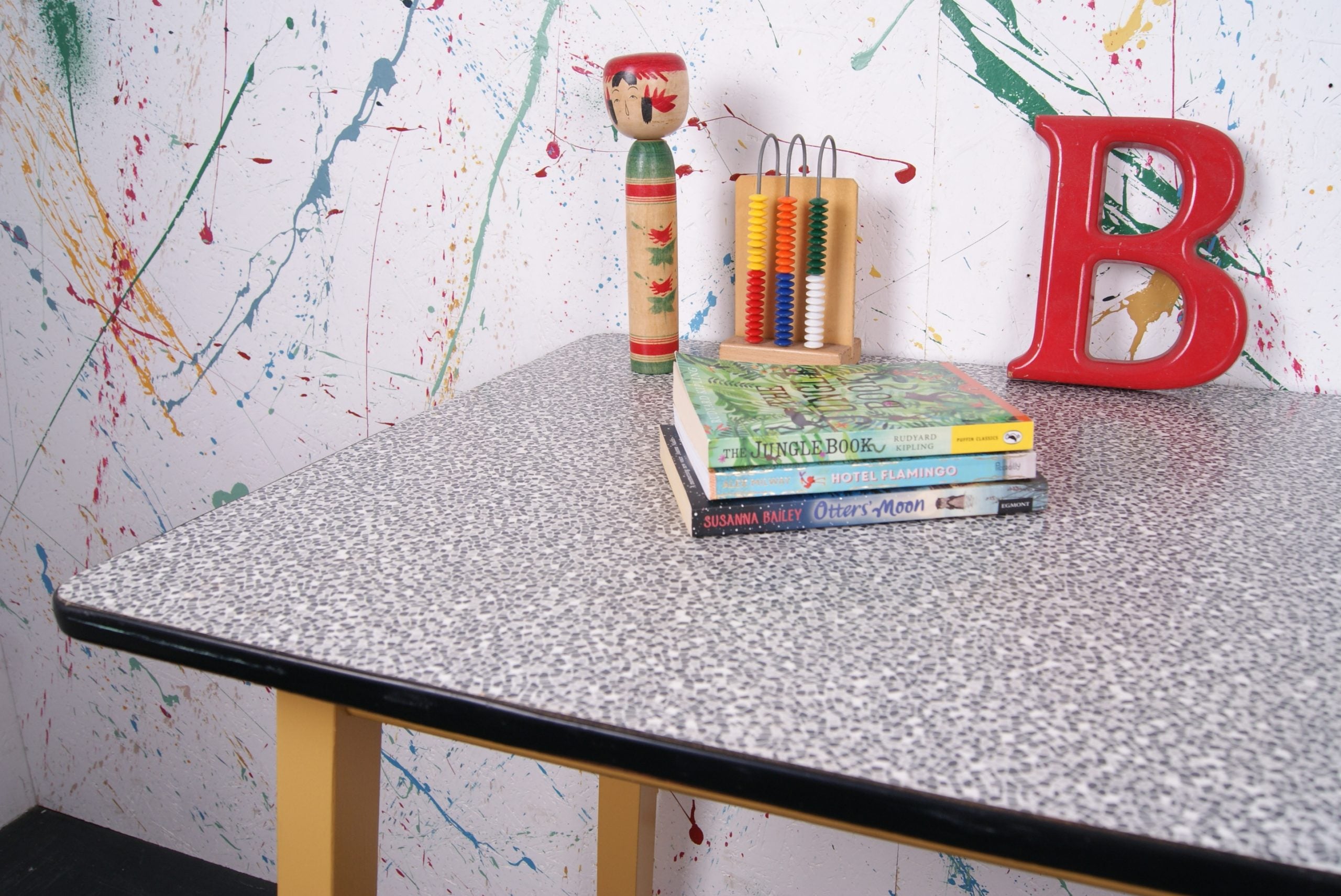 formica-table-yellow-legs-5