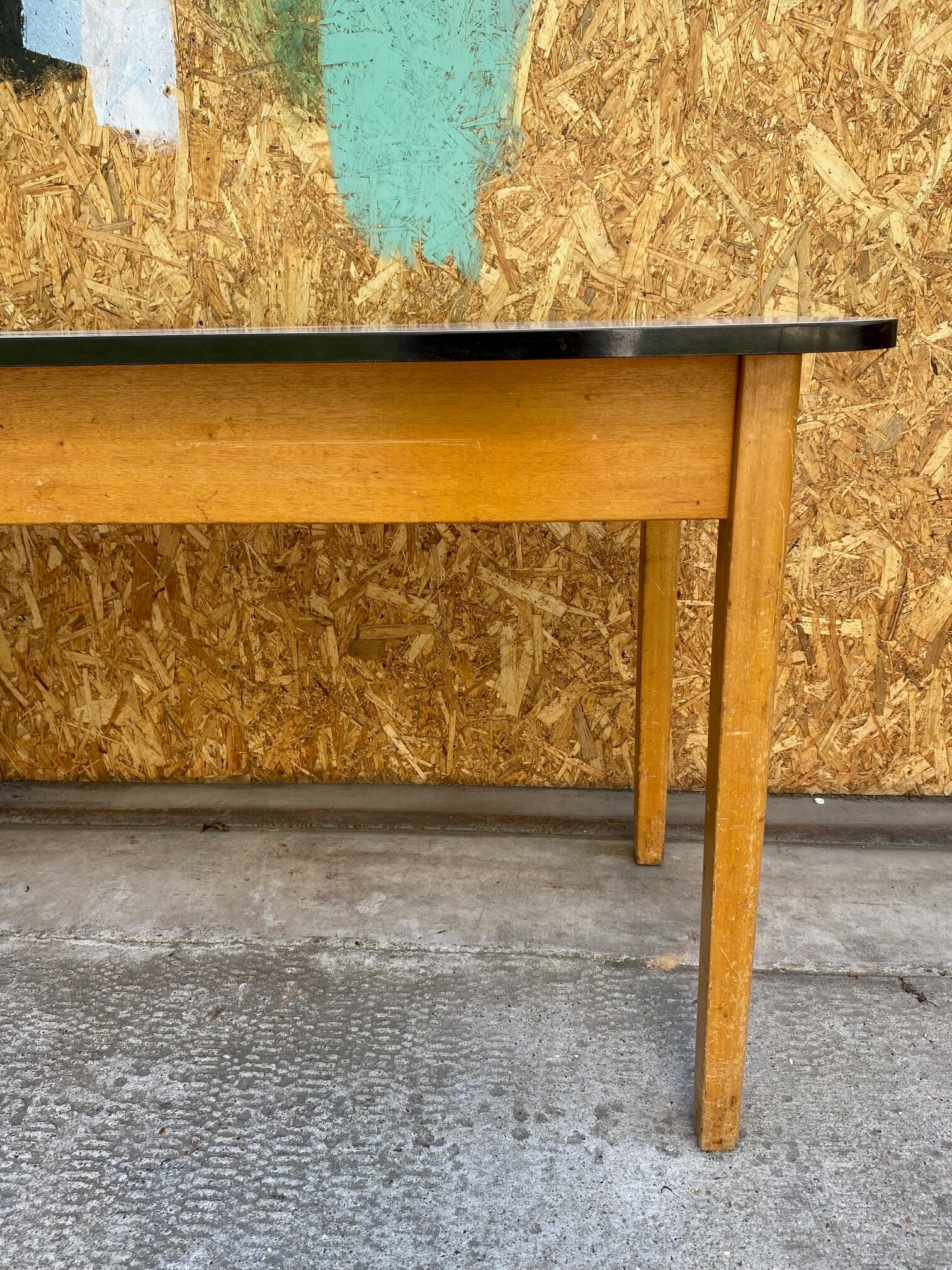 formica-topped-table-3