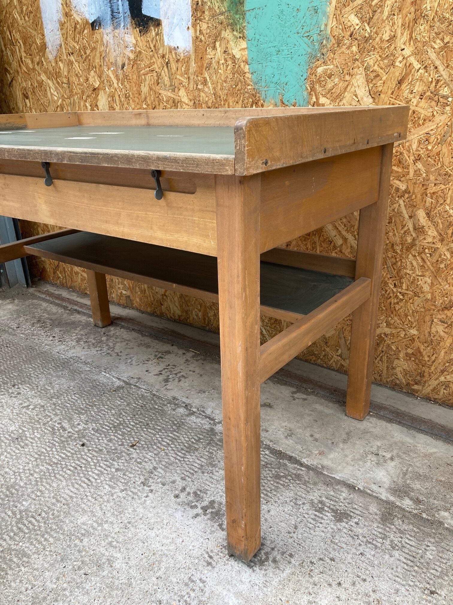 french-lab-bench-4