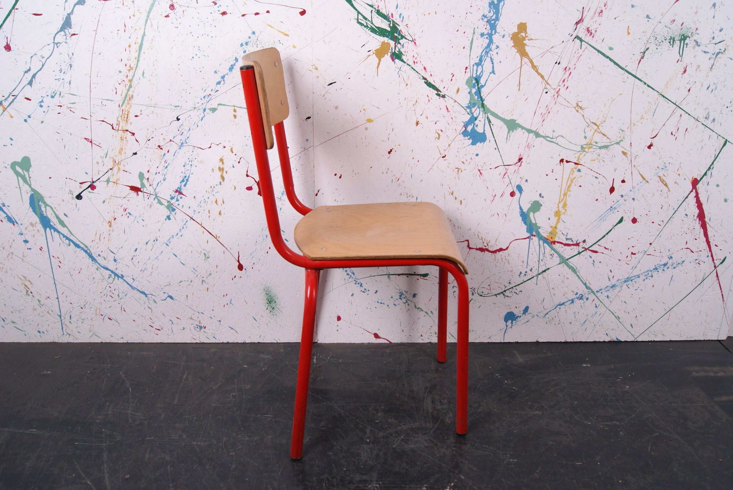 french-red-chairs-4