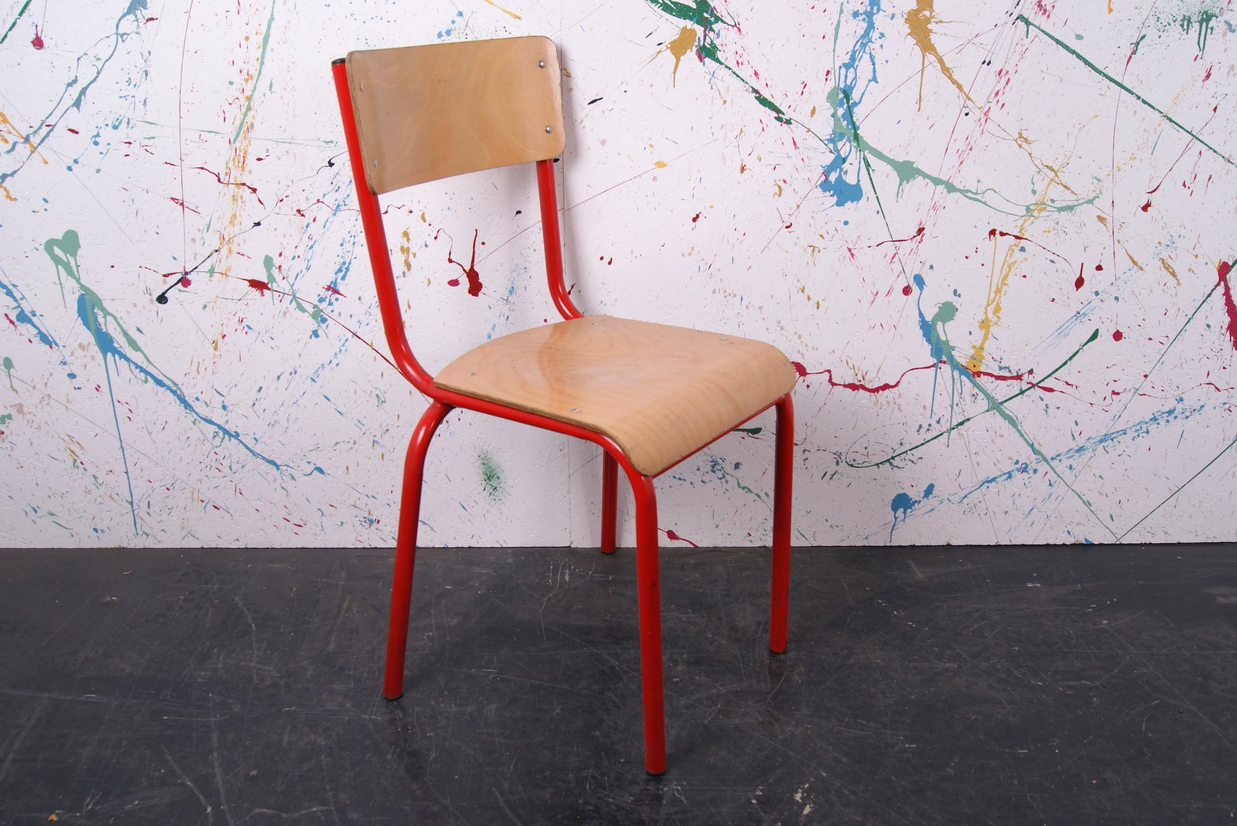 french-red-chairs-5