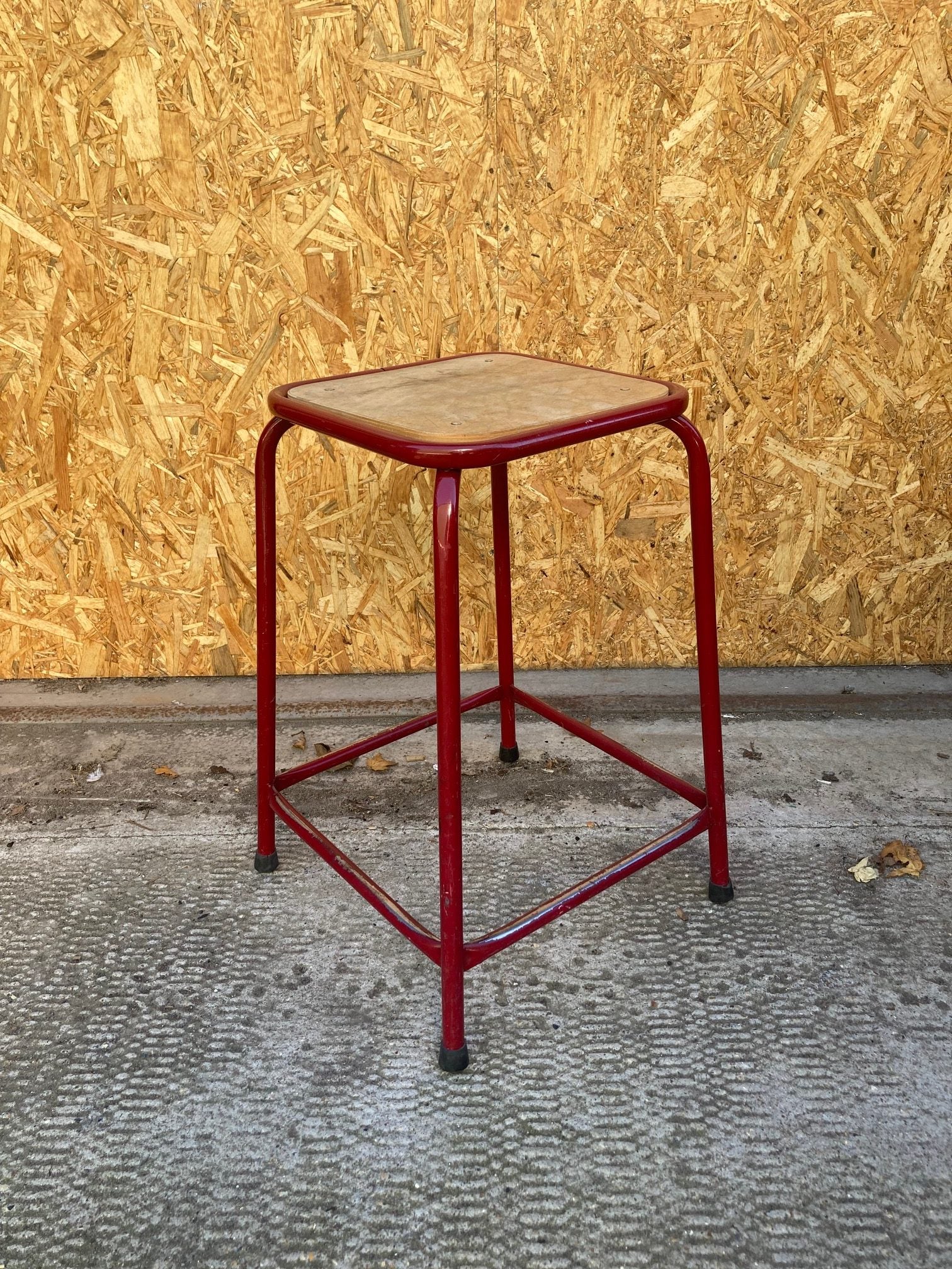 french-red-stools-4