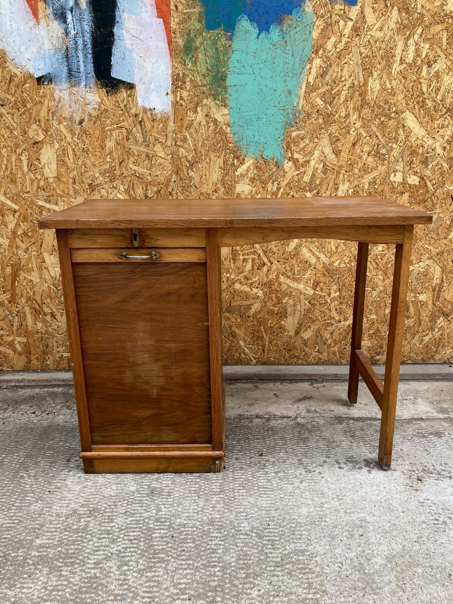 french-tambour-wooden-desk-1