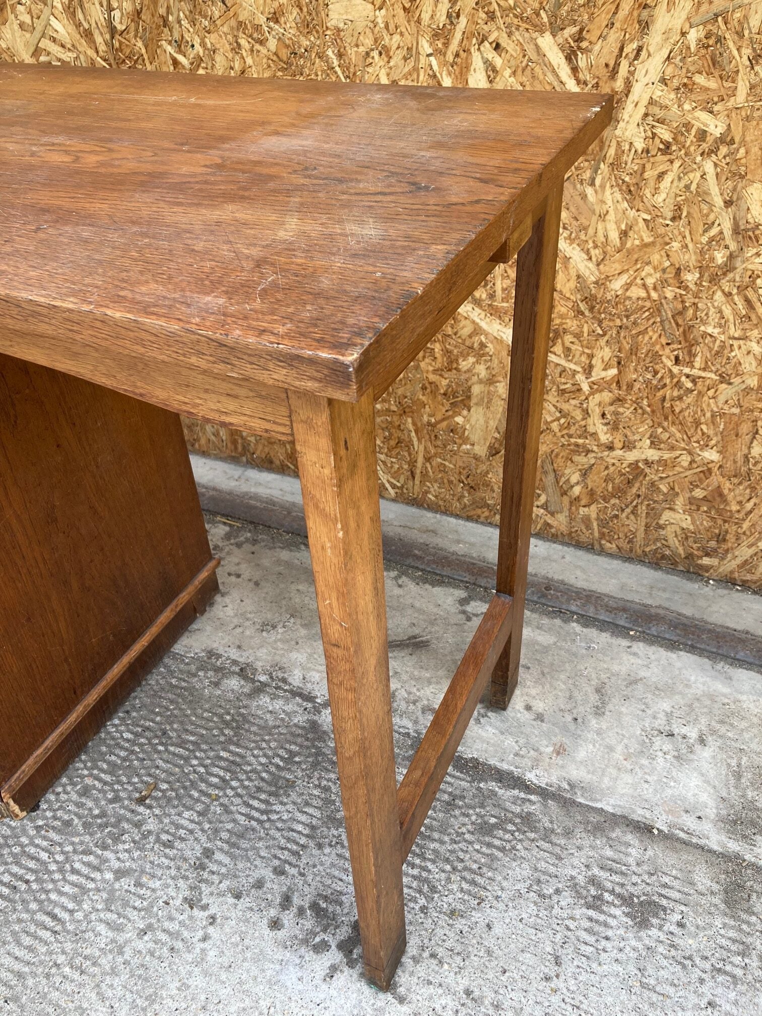 french-tambour-wooden-desk-3