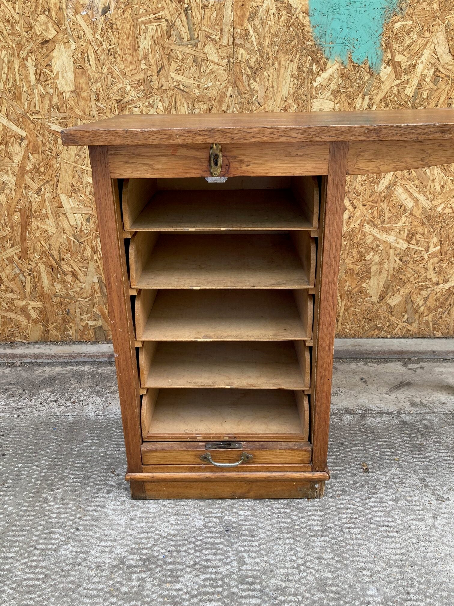 french-tambour-wooden-desk-4