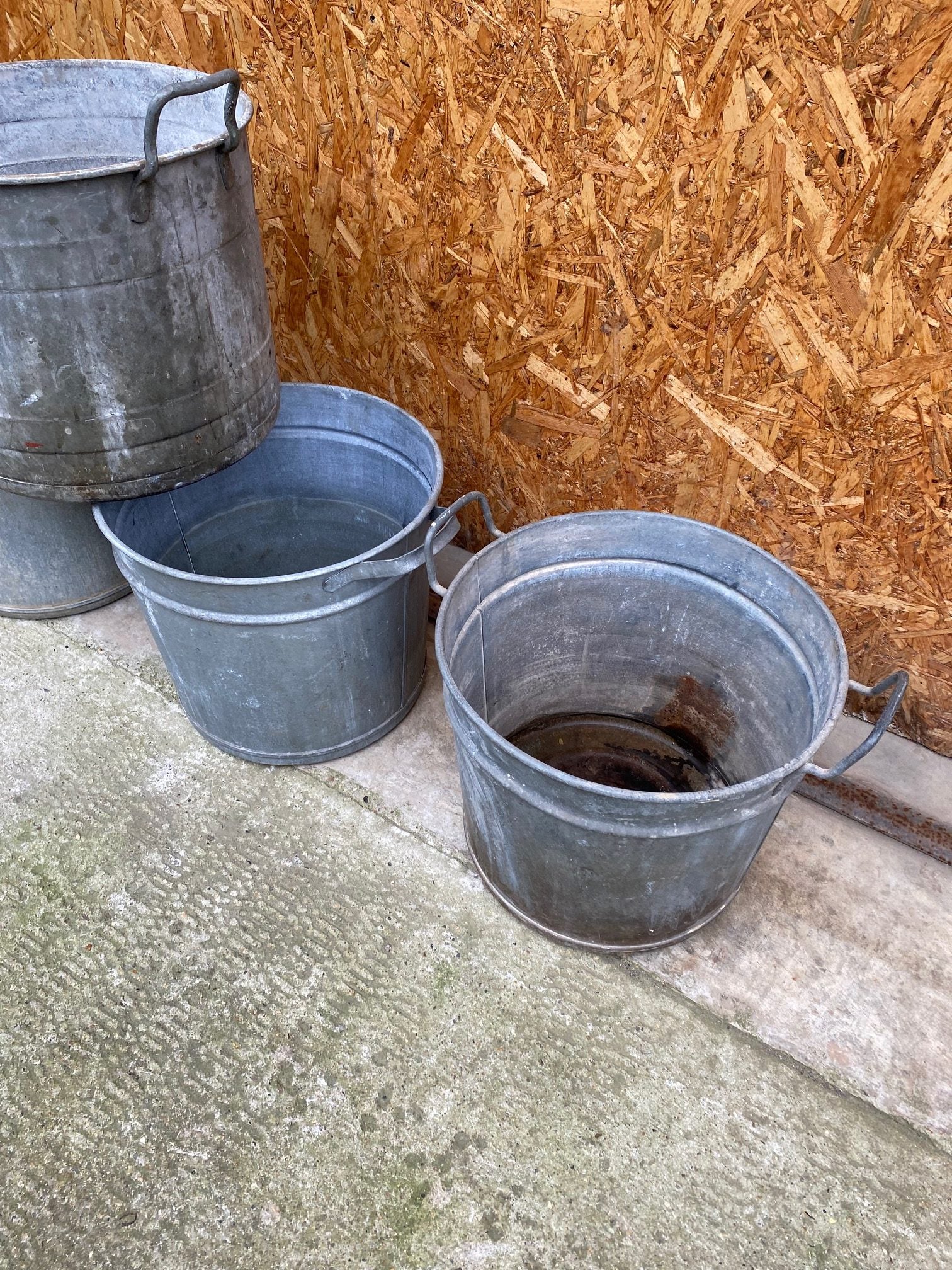 galvanised-planters-2