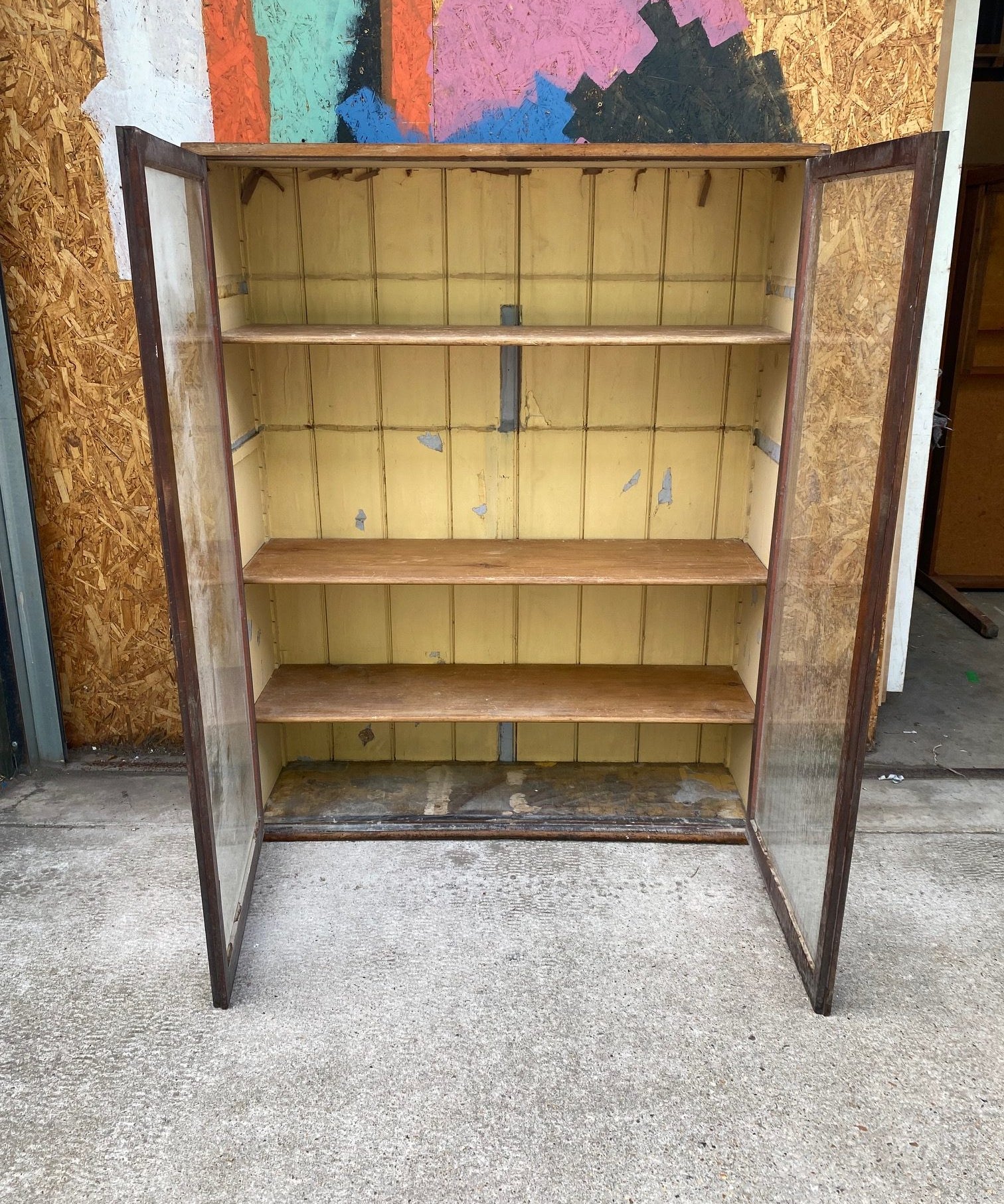 glass-cabinet-100