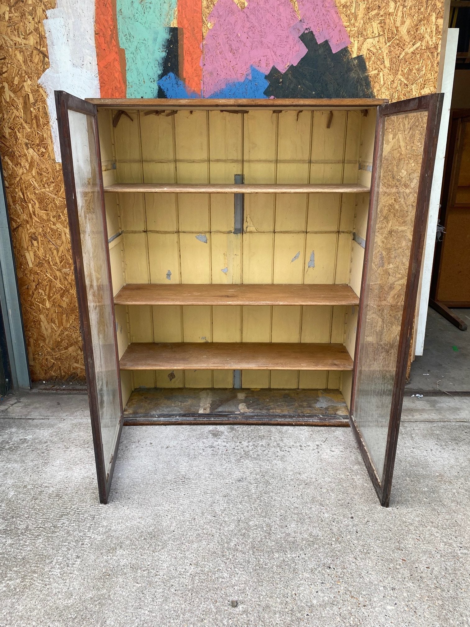 glass-cabinet-100